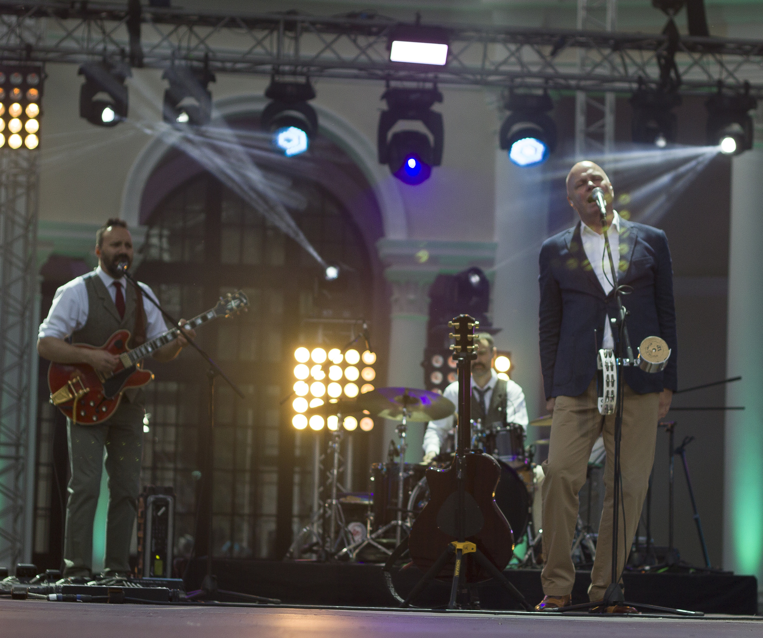 Концерт. Несчастный случай. Обо всём