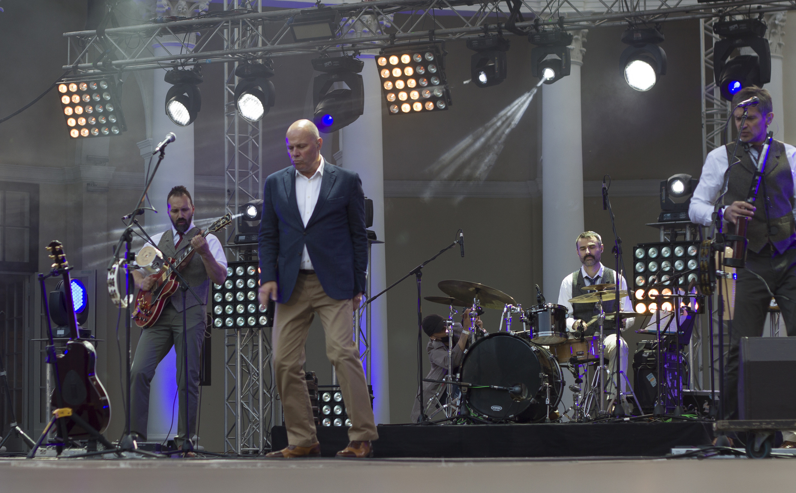 Концерт. Несчастный случай. Обо всём