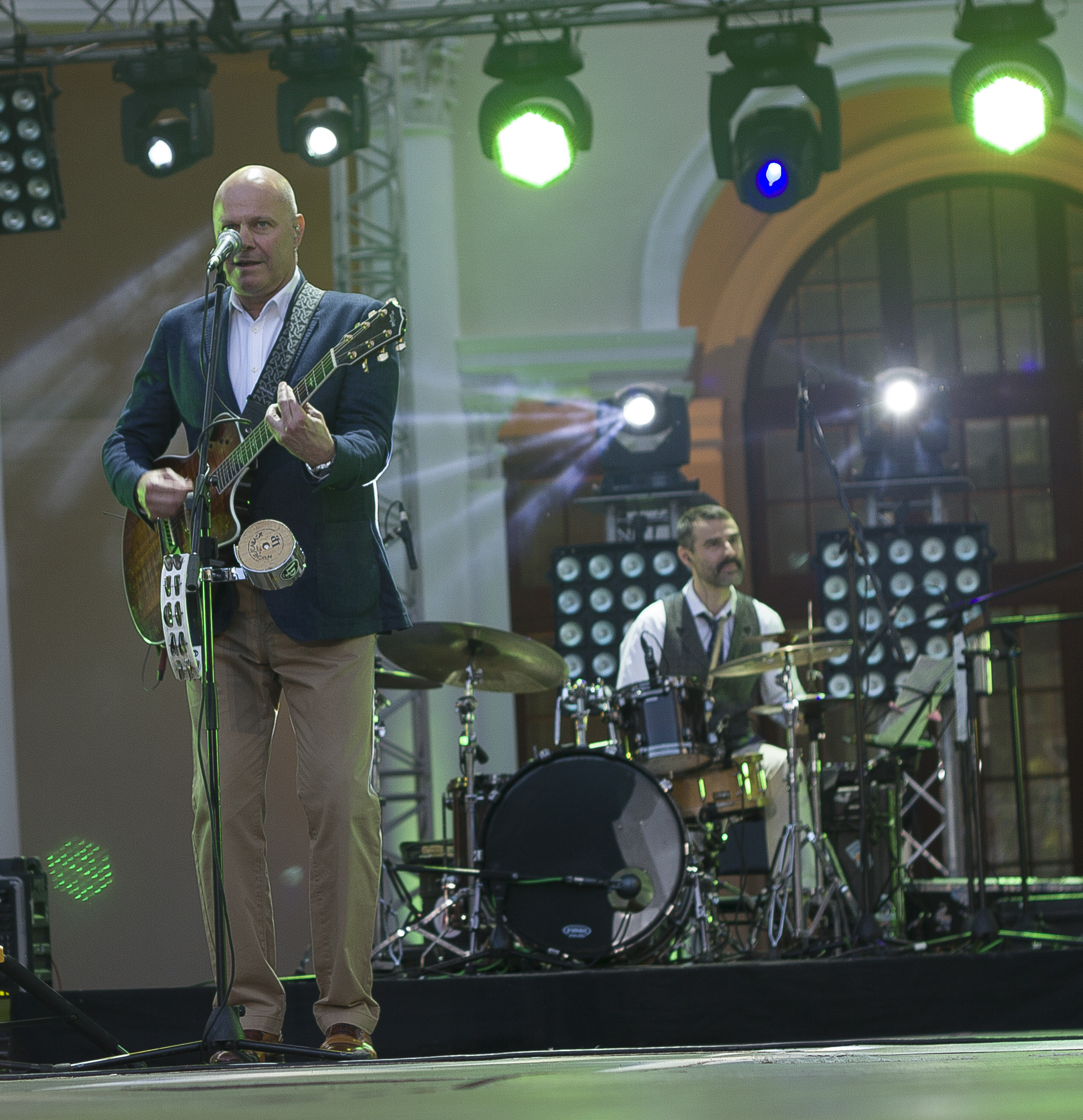 Концерт. Несчастный случай. Обо всём