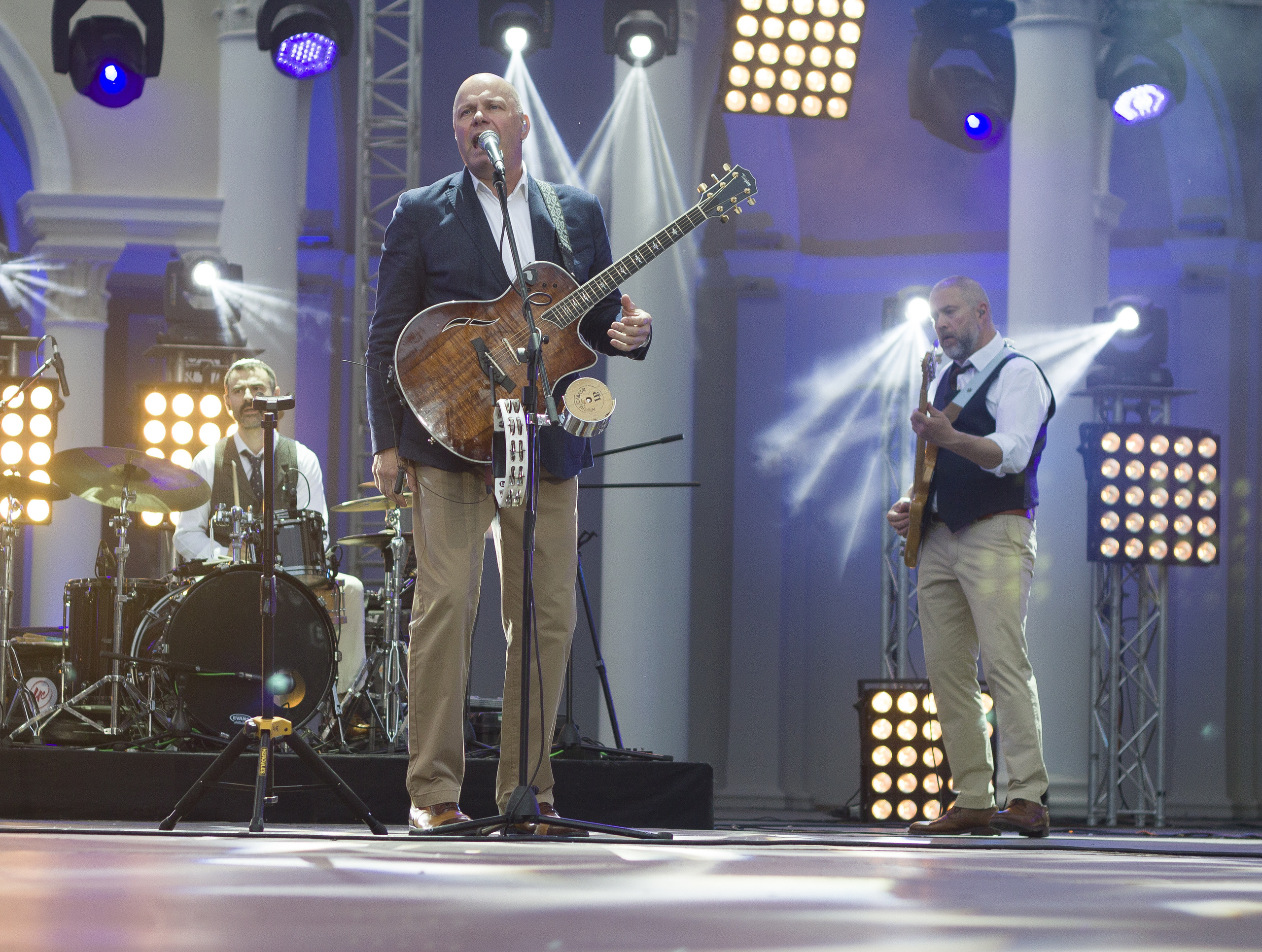 Концерт. Несчастный случай. Обо всём