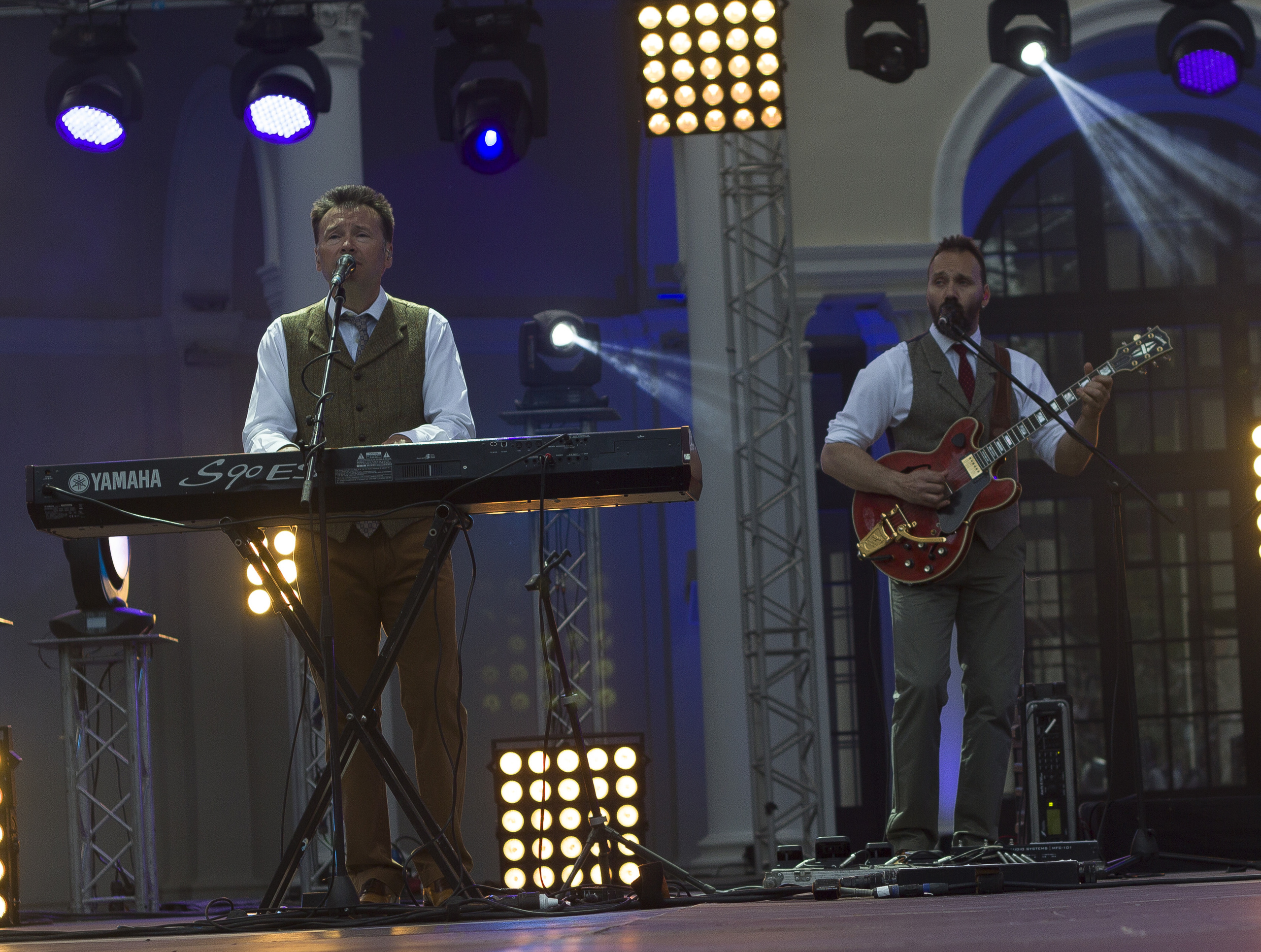 Концерт. Несчастный случай. Обо всём