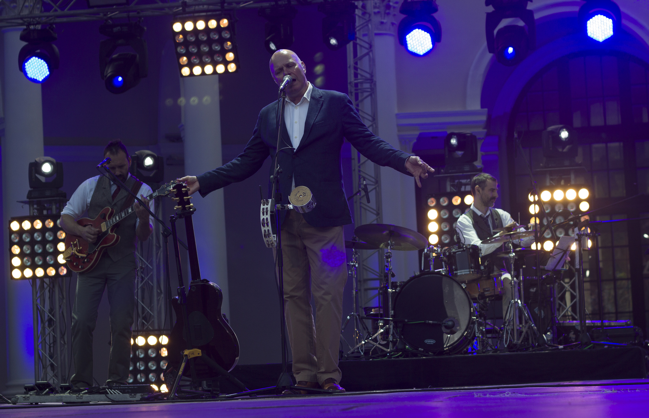 Концерт. Несчастный случай. Обо всём