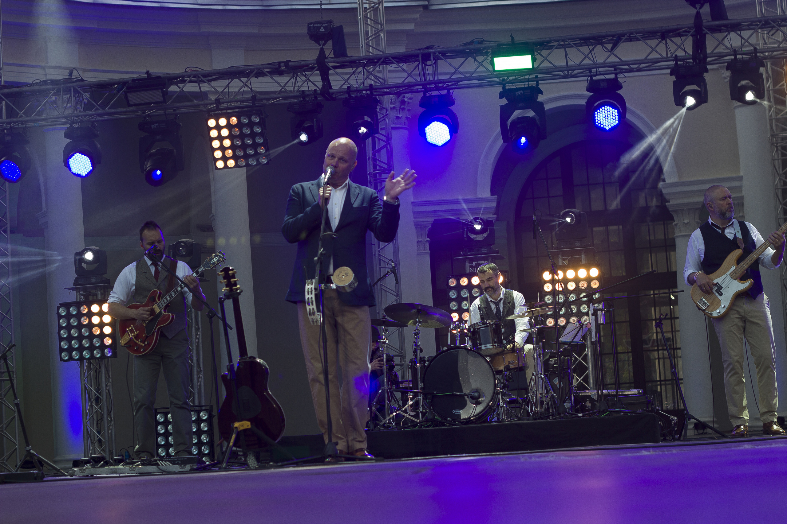 Концерт. Несчастный случай. Обо всём