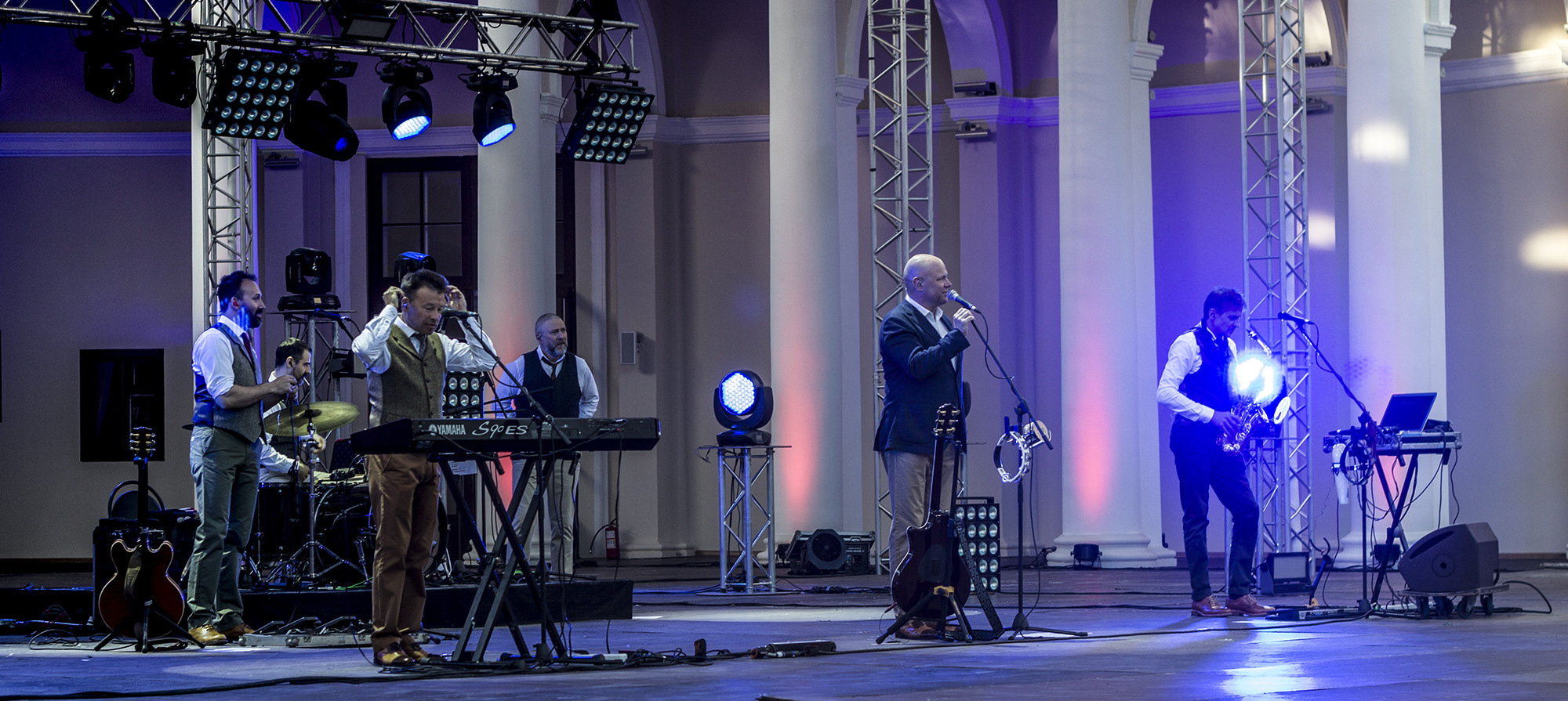 Концерт. Несчастный случай. Обо всём