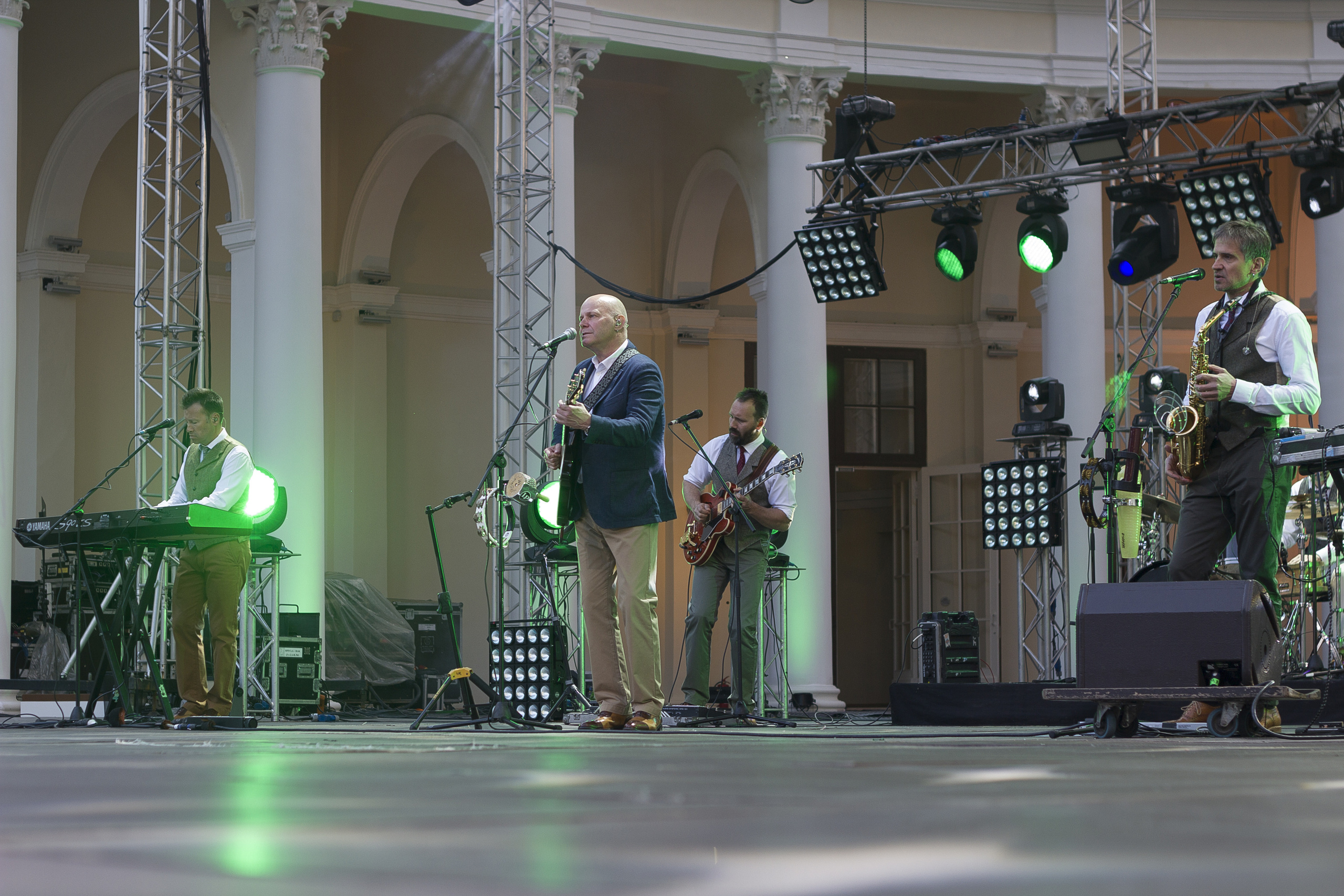 Концерт. Несчастный случай. Обо всём