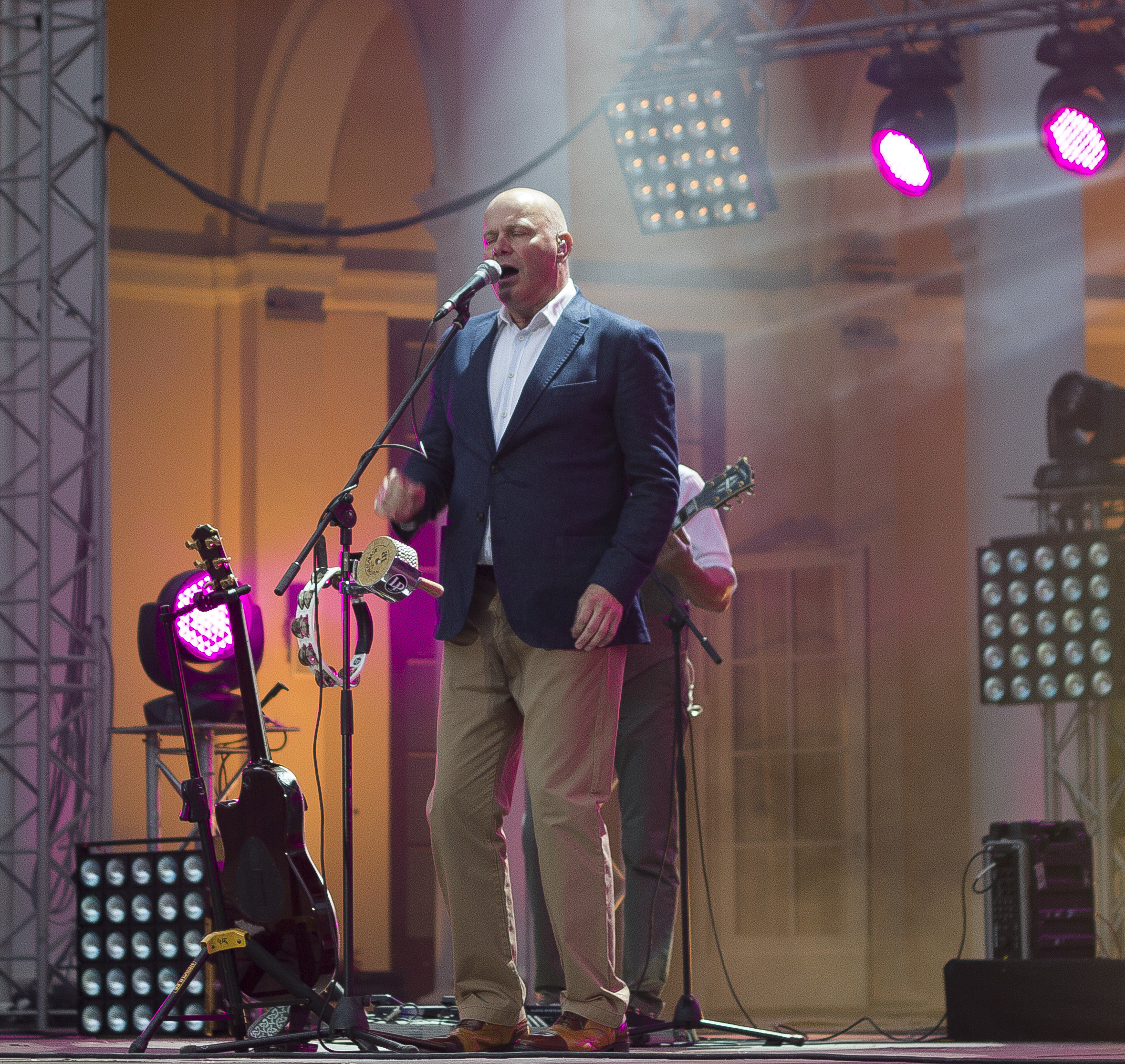 Концерт. Несчастный случай. Обо всём