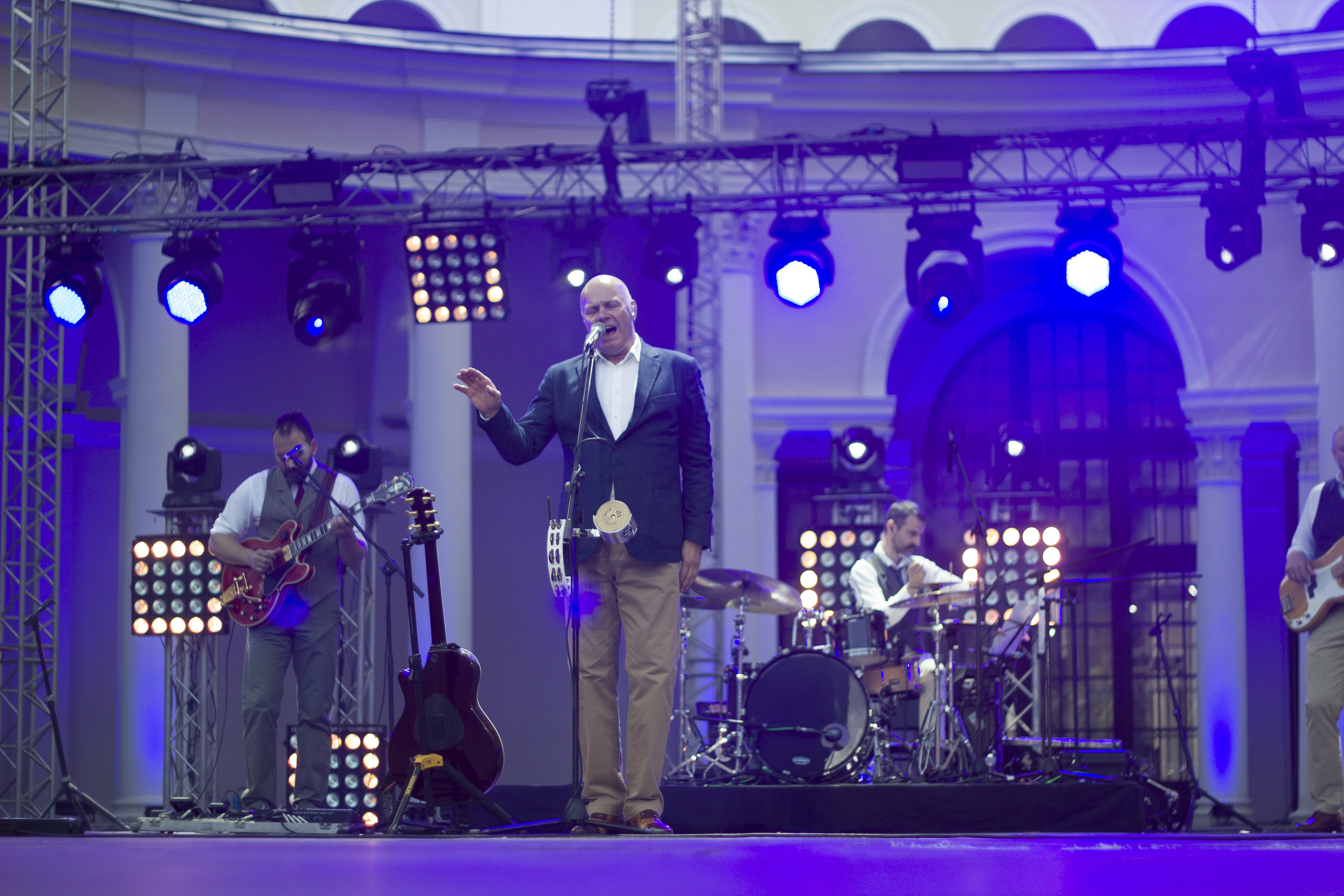 Концерт. Несчастный случай. Обо всём