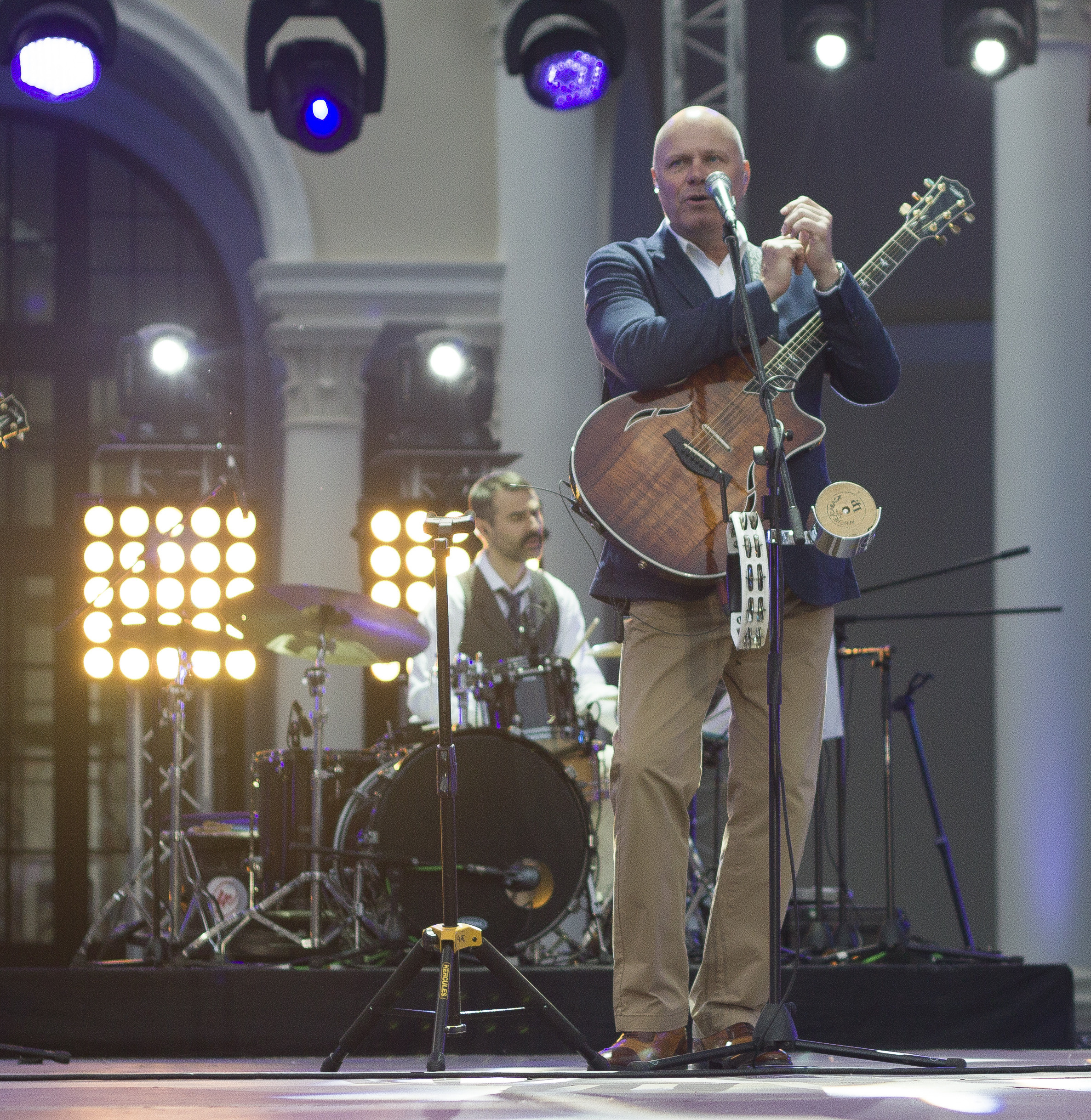 Концерт. Несчастный случай. Обо всём