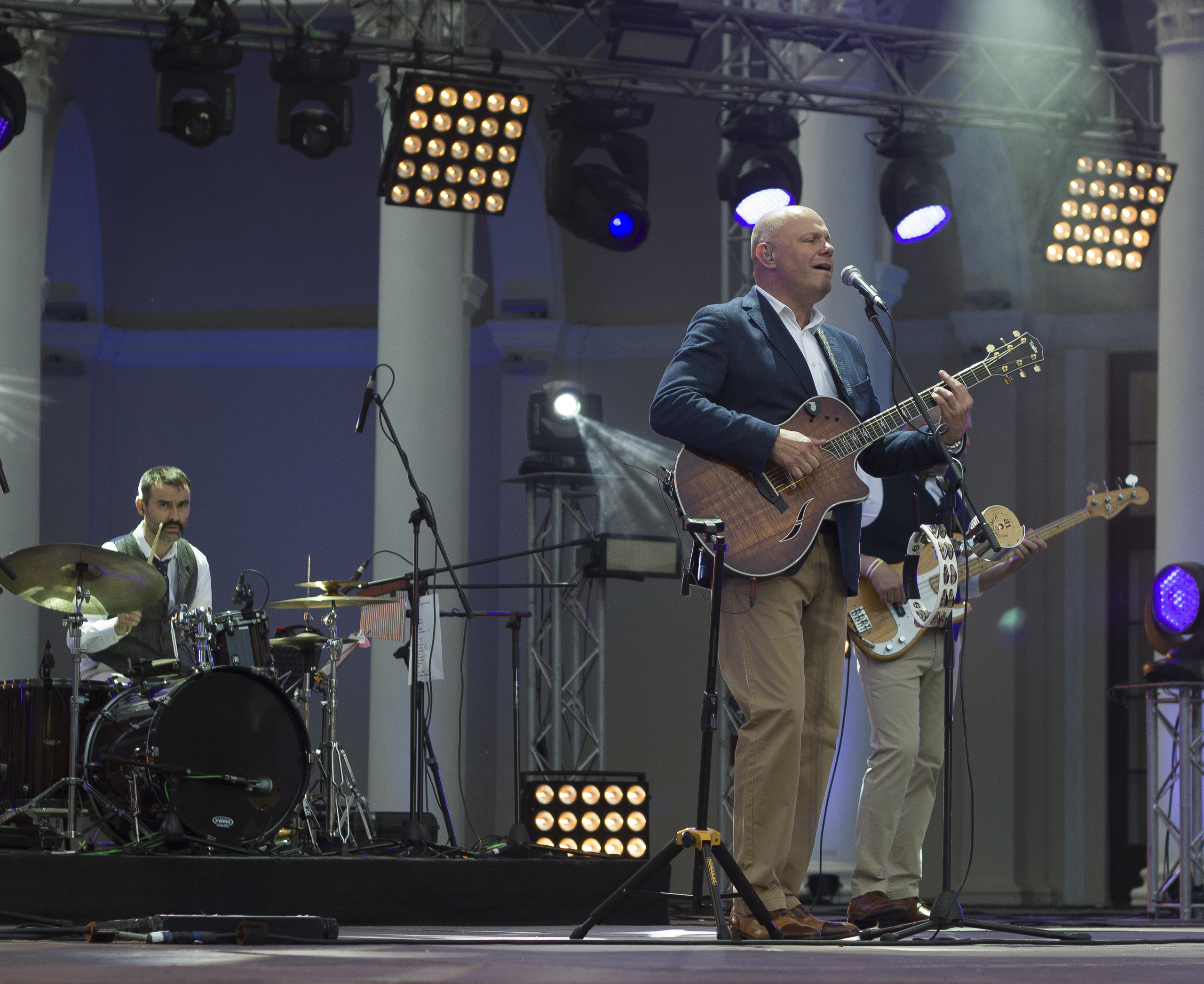 Концерт. Несчастный случай. Обо всём