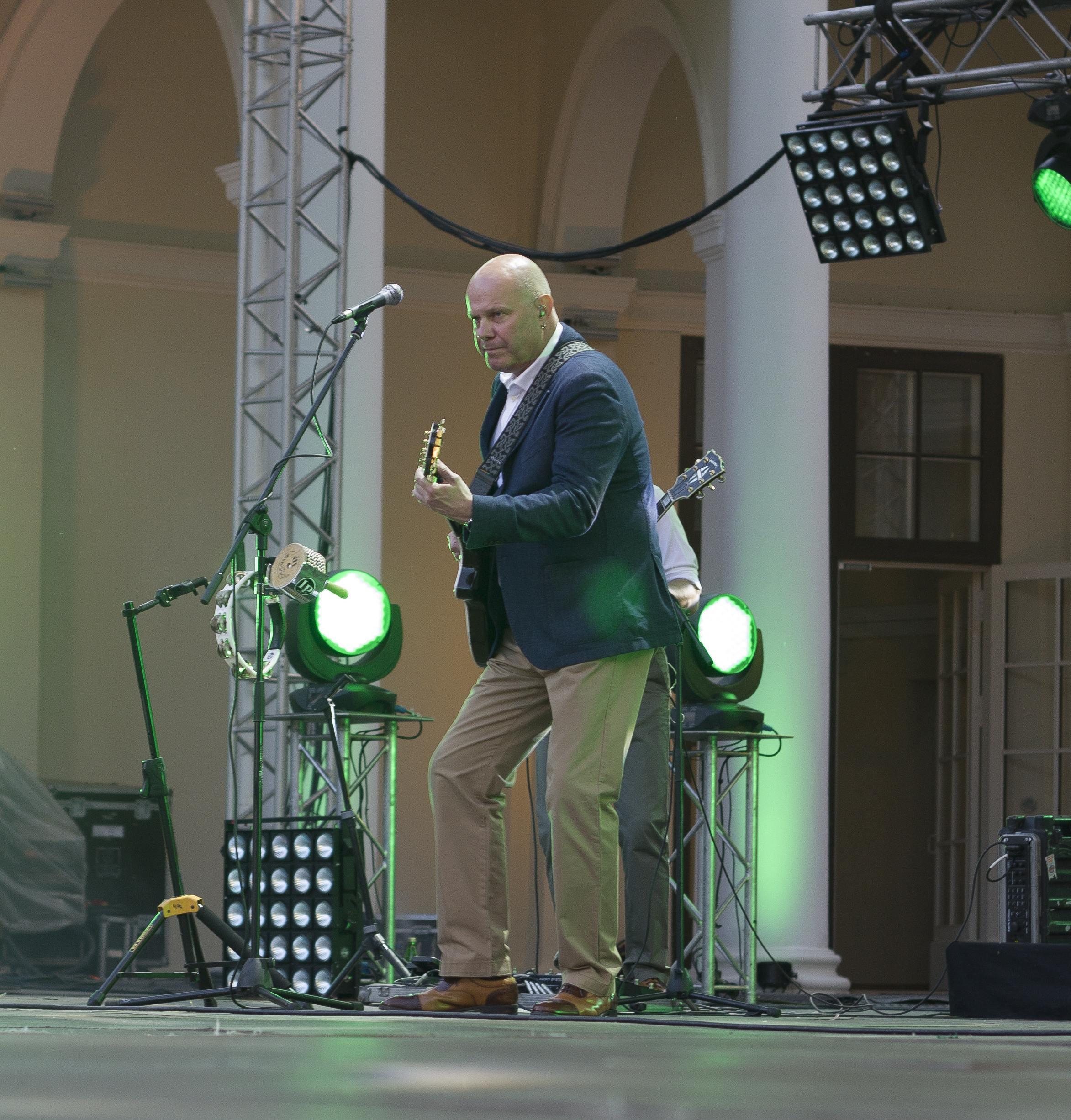 Концерт. Несчастный случай. Обо всём