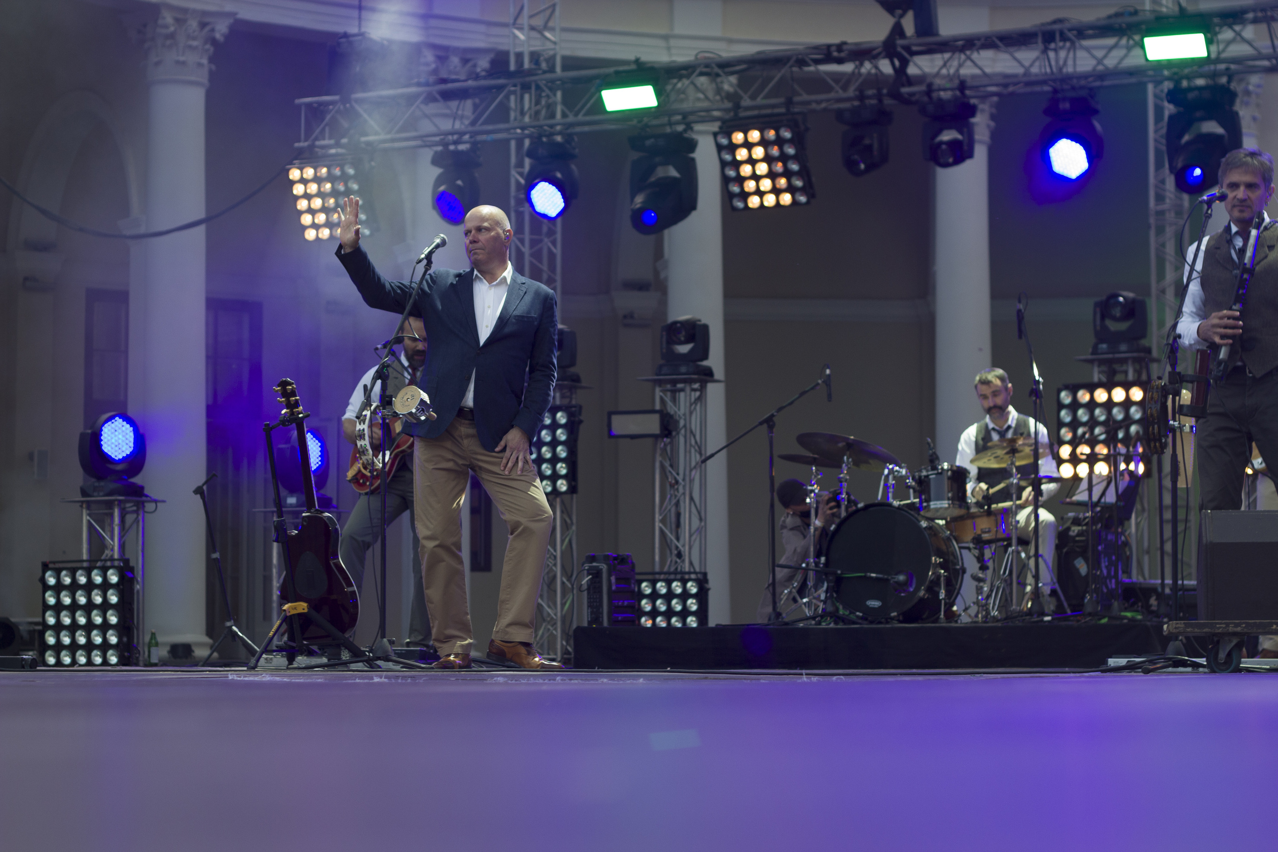 Концерт. Несчастный случай. Обо всём