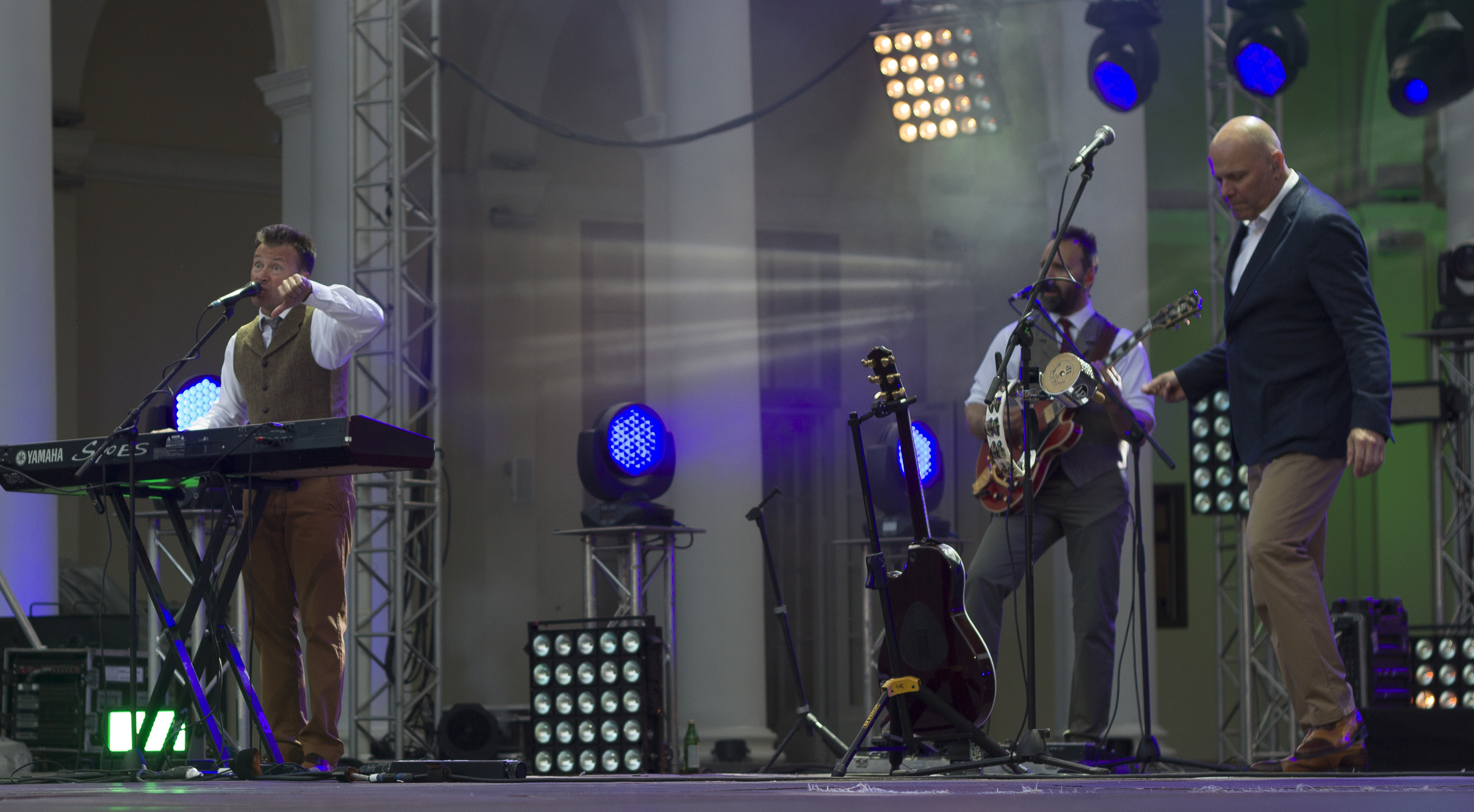 Концерт. Несчастный случай. Обо всём