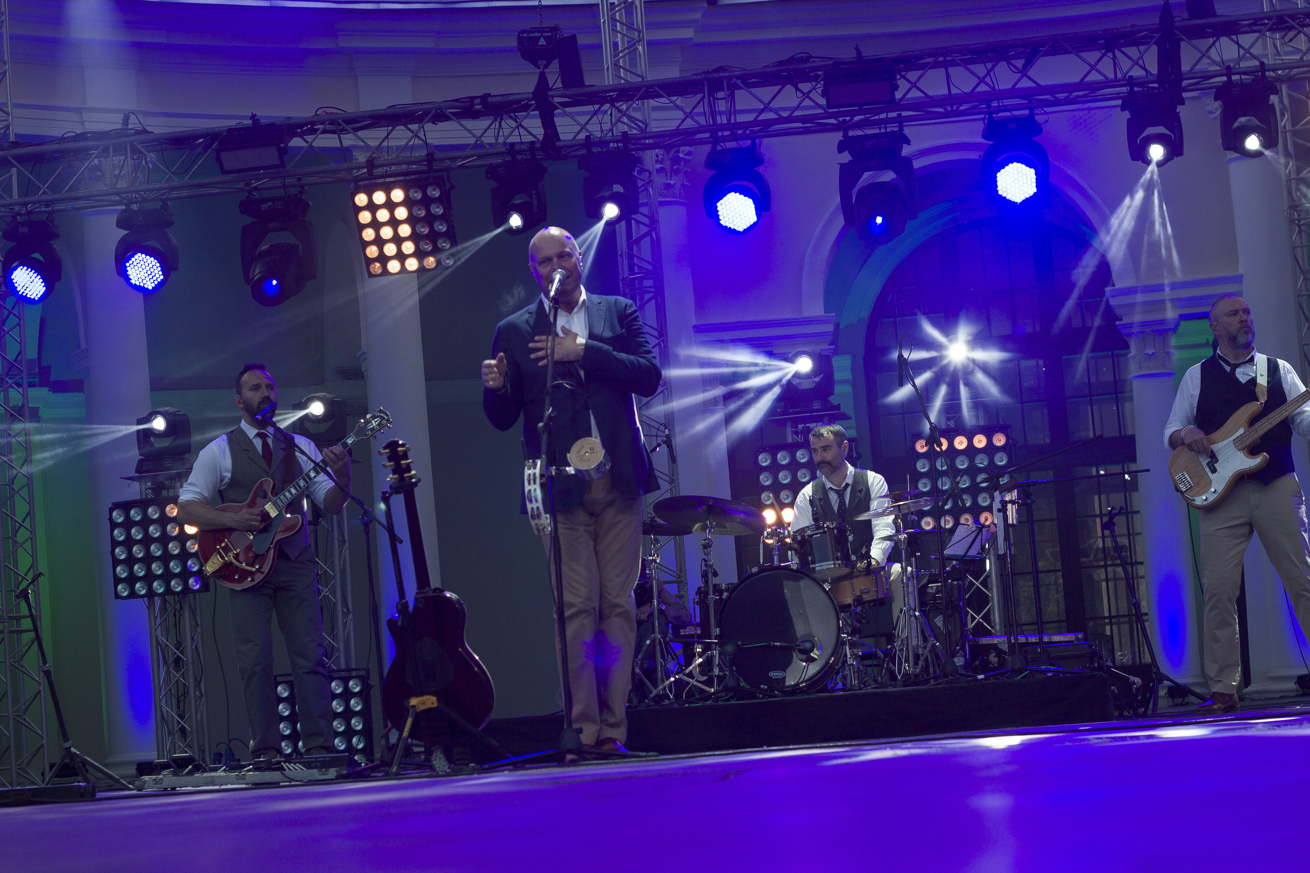 Концерт. Несчастный случай. Обо всём