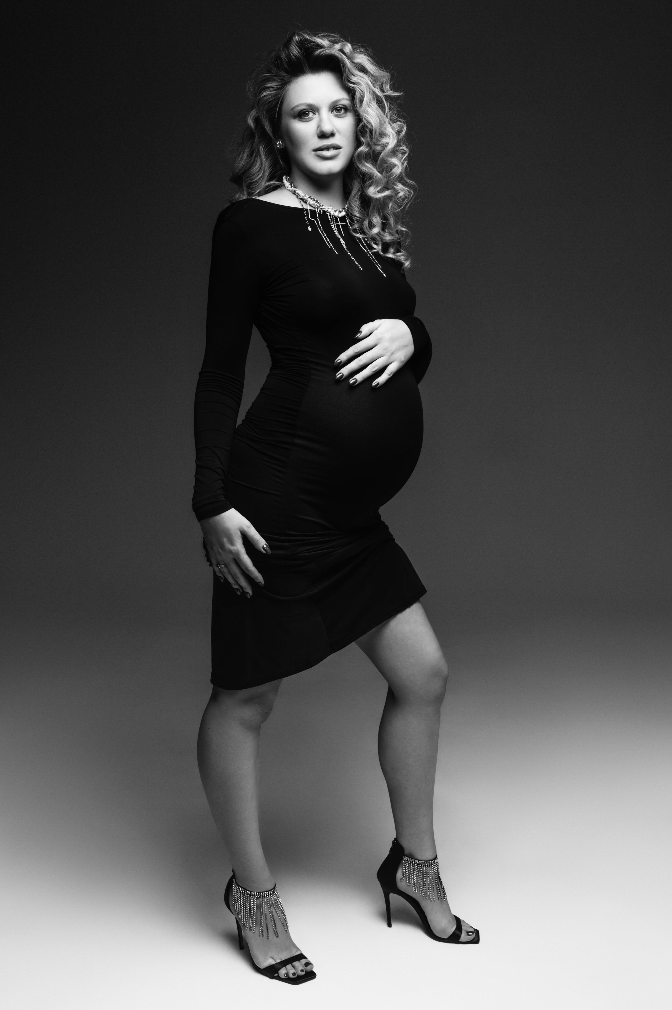 Профессиональный семейный и беременный фотограф в Санкт-Петербурге — Маргарита Иванова. Индивидуальные фотосессии под ключ: от образа до гот. Профессиональный фотограф беременности в СПБ. Стильные фотосессии беременности в стиле минимализм и классическая фотография