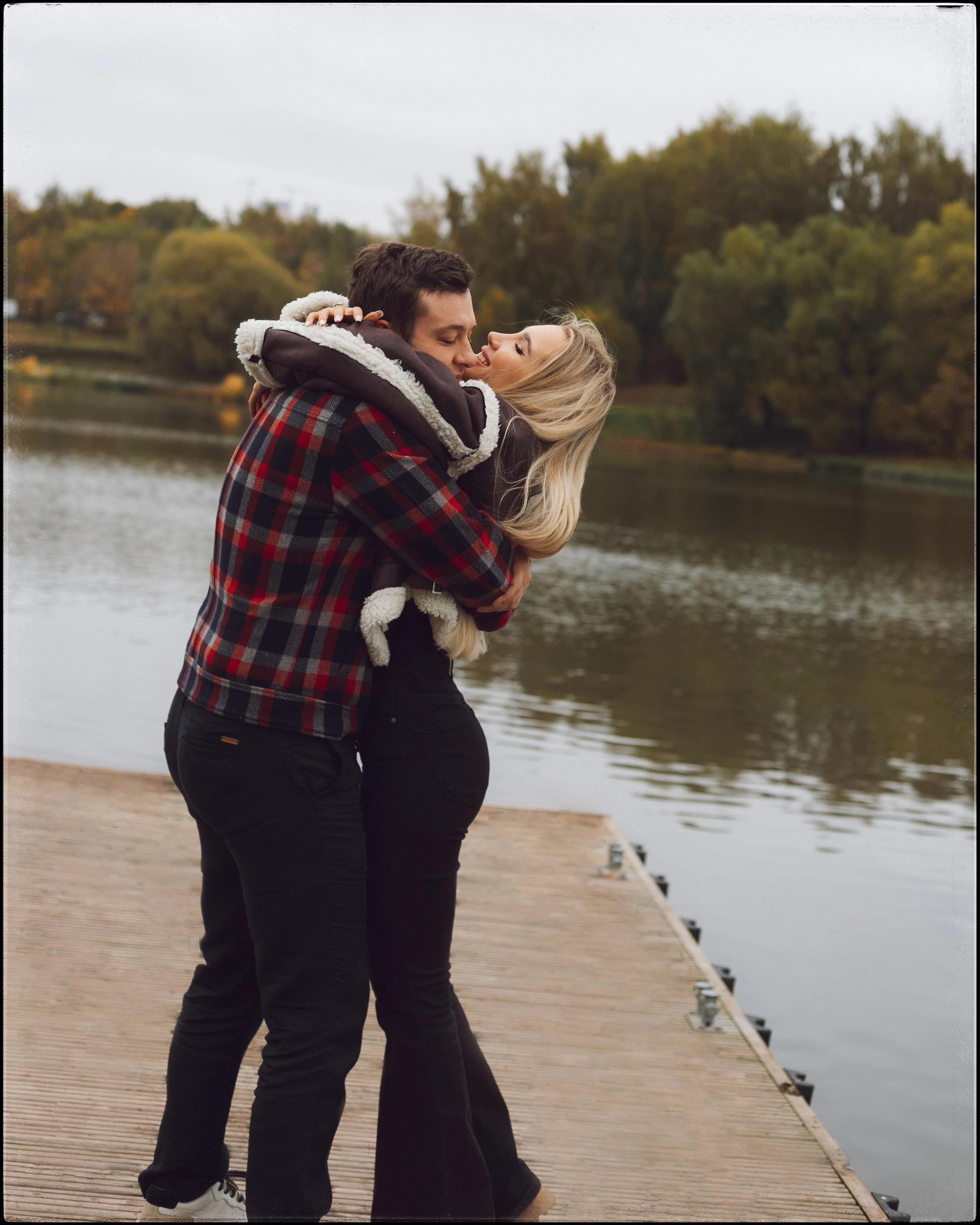 Лавстори в парке. Женский и лавстори фотограф в Москве Елена Аксютко