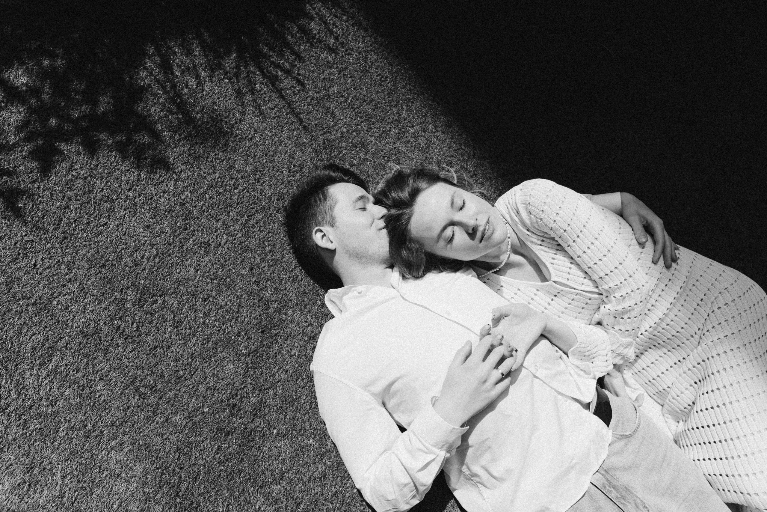 Love comes in the spring. Photographer in Paris