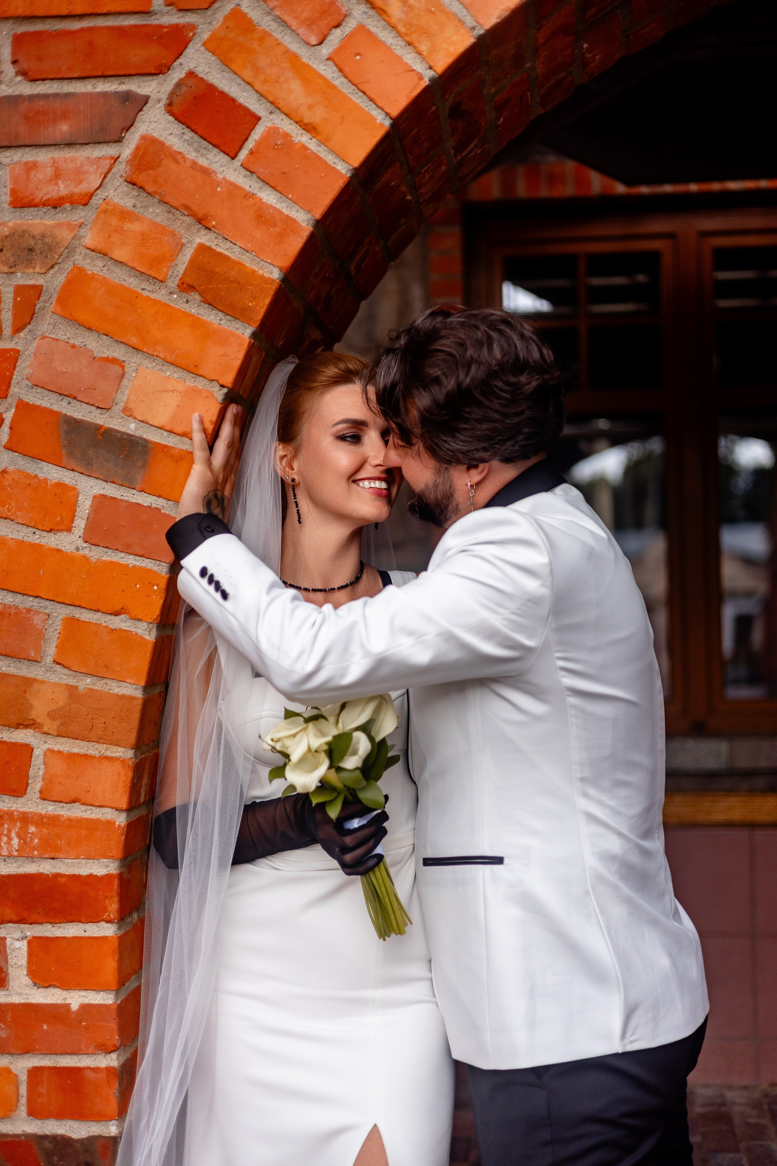 Евгений Саранцев, президент мотоклуба «Garage 13 MCC» и прекрасная Ирина. Фотограф Елена Медок Калининград