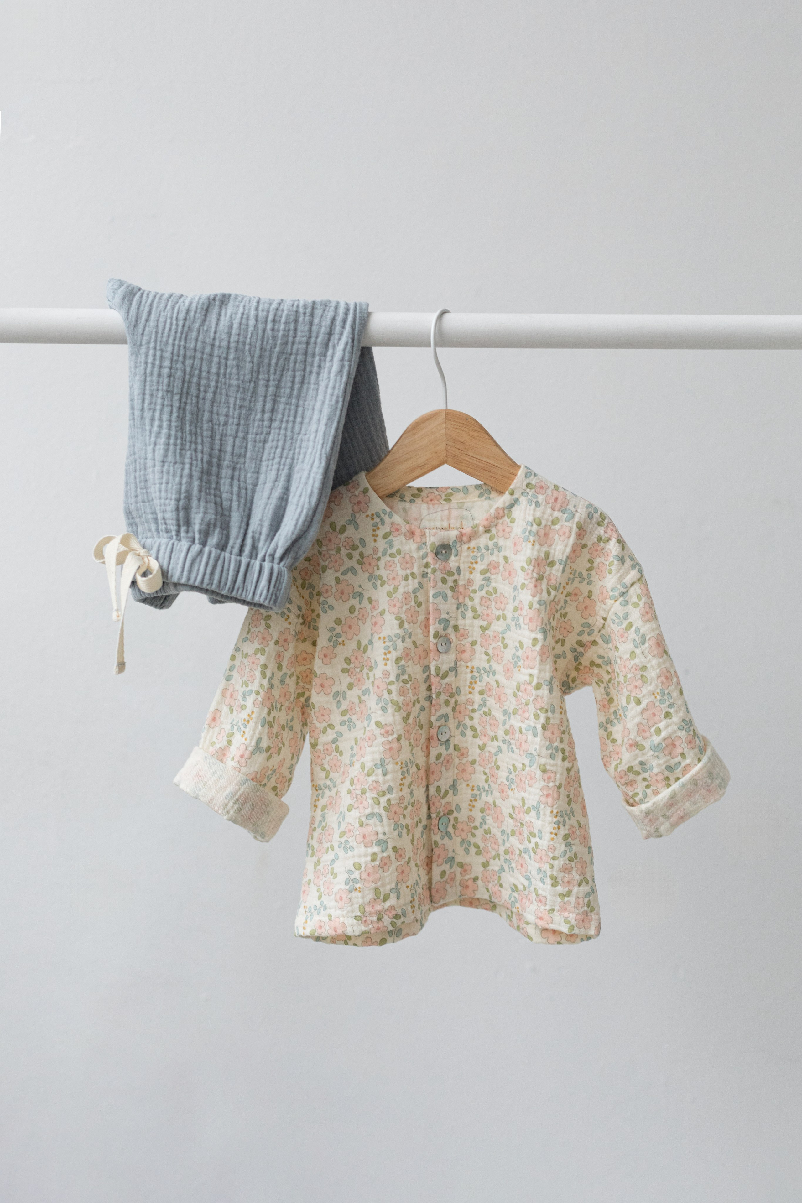 Съемка детской одежды бренда mamalanka для Ozon и соц сетей. Детский и контент фотограф Надя Волкова Санкт-Петербург