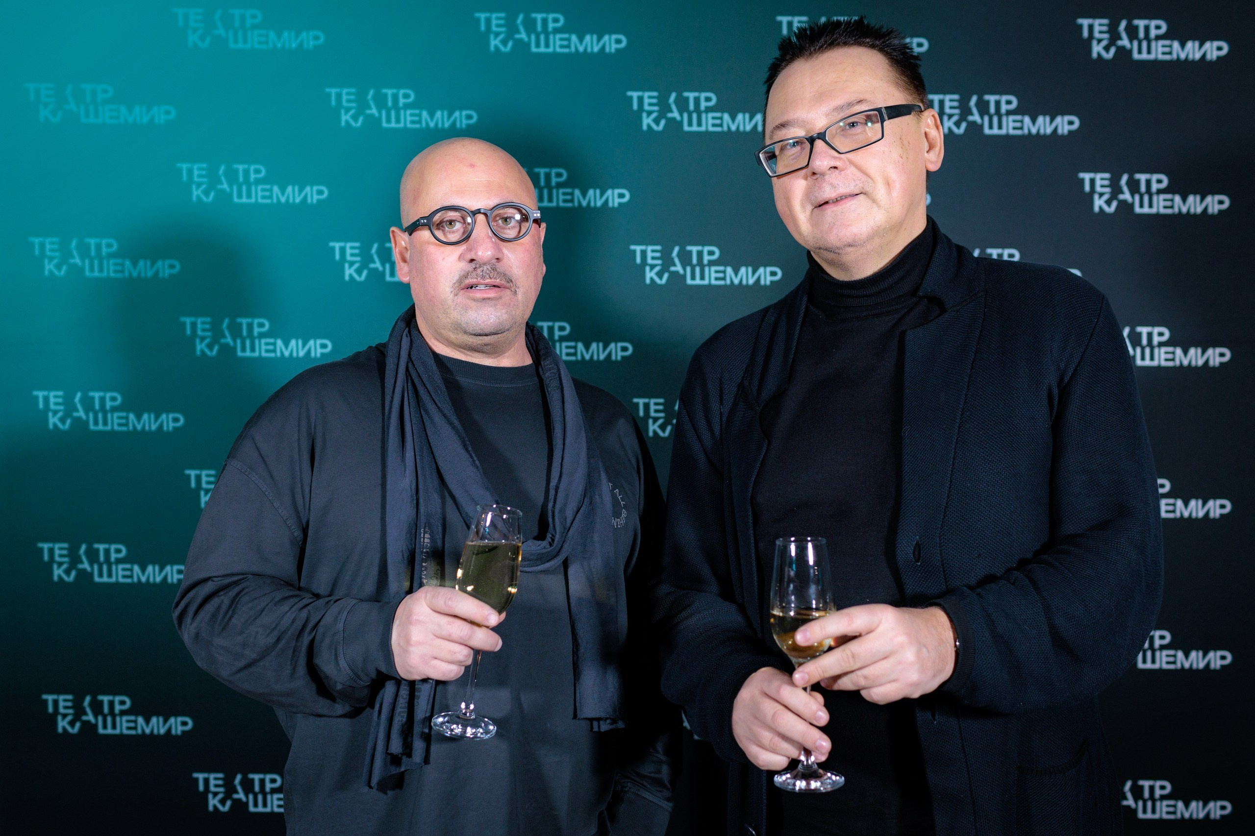 Пресс-Волл «Театр Кашемир». Юра Бакулин Фотограф Москва