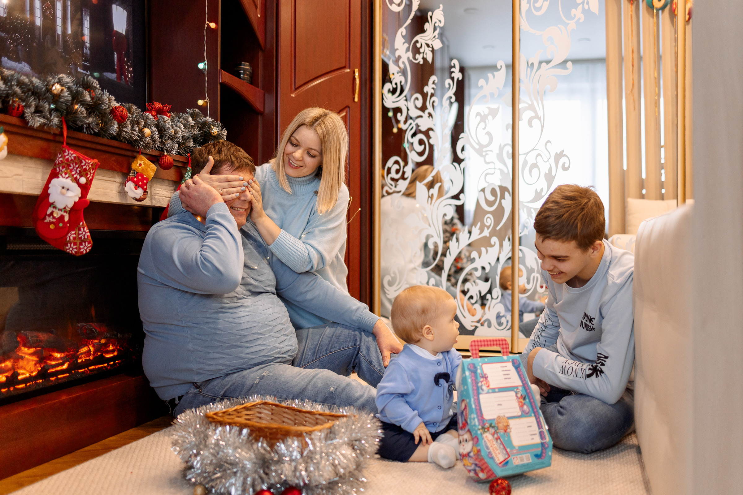 Елена с семьей Новогоднее настроение