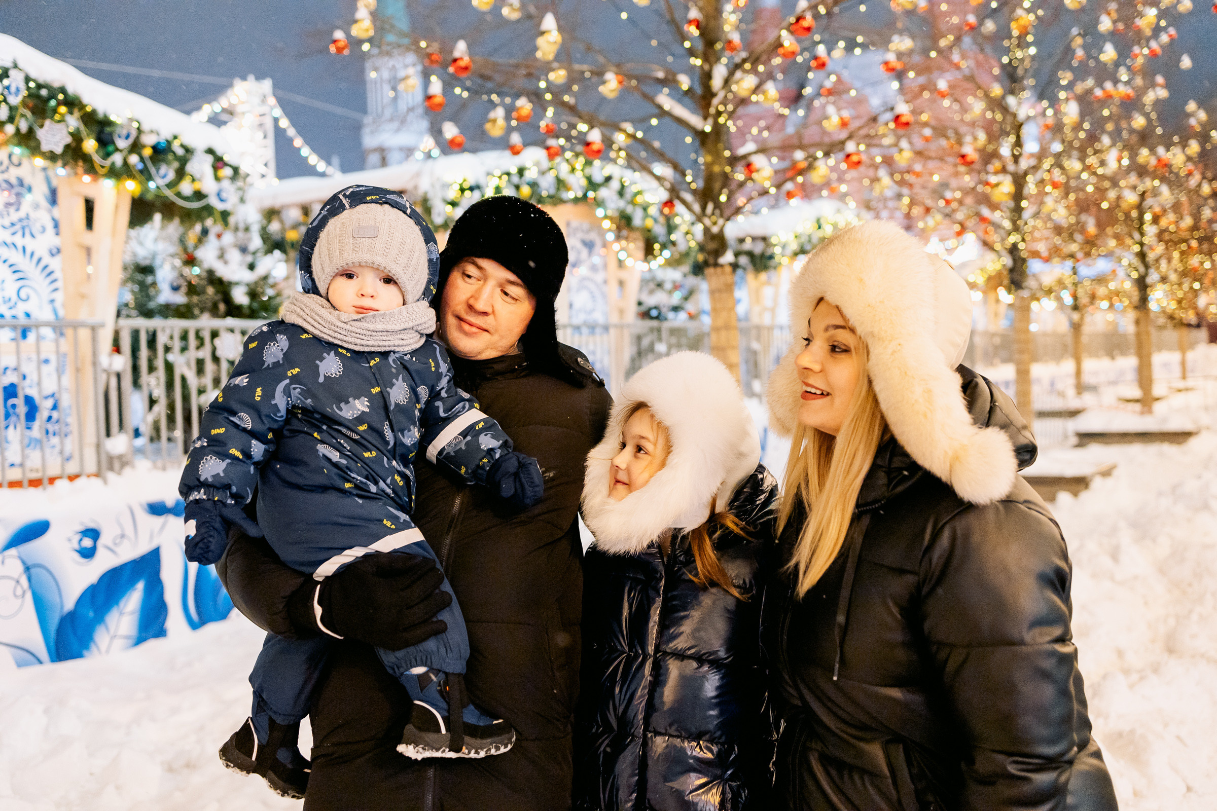 Семейная прогулка на Новогодней Ярмарке. Семейный Фотограф в Москве Евгения Симоненко