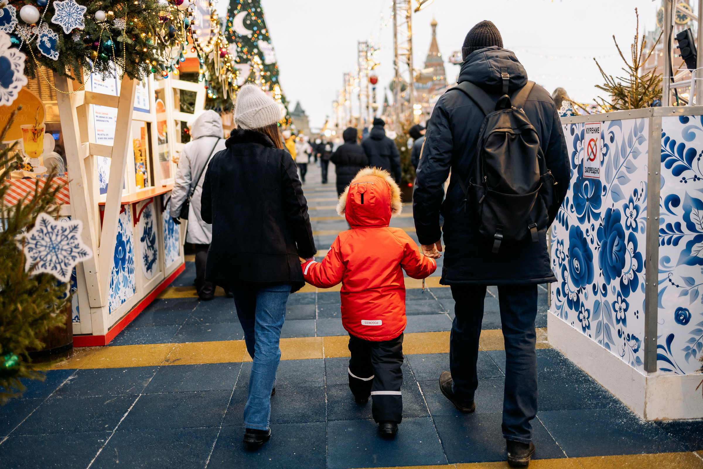 Семейная фотопрогулка у ГУМа. Семейный Фотограф в Москве Евгения Симоненко
