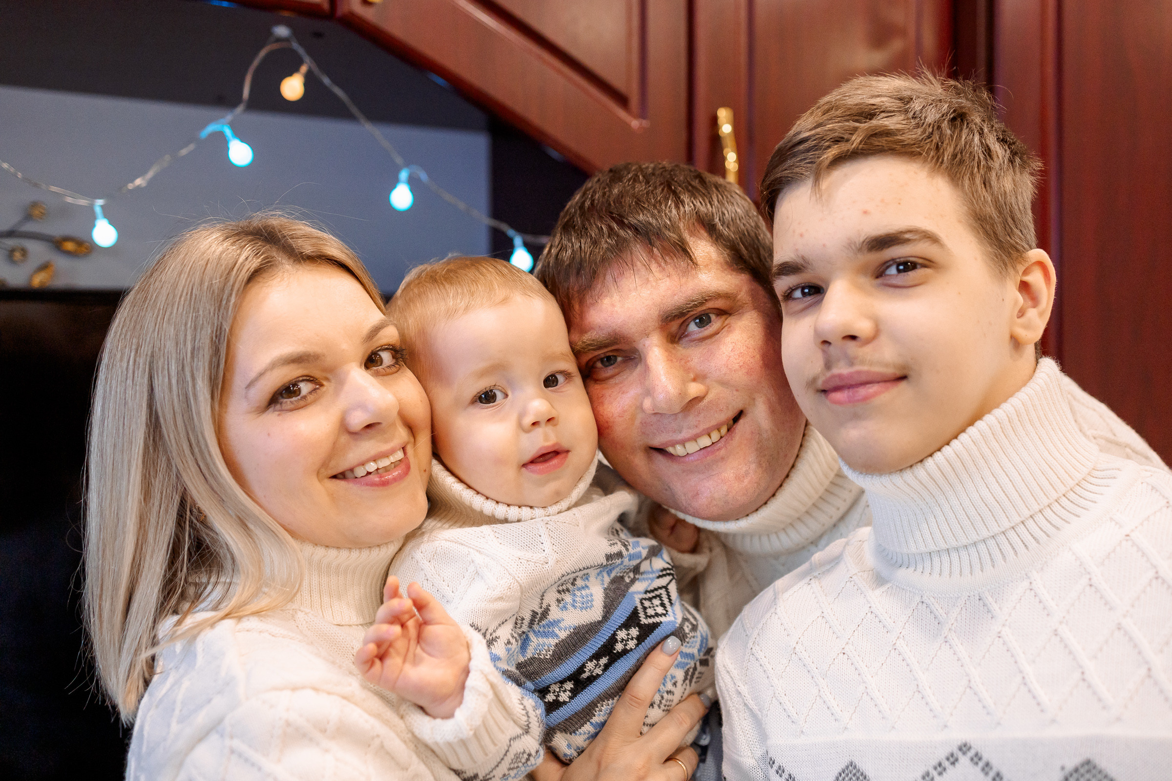 Елена с семьей Новогоднее настроение