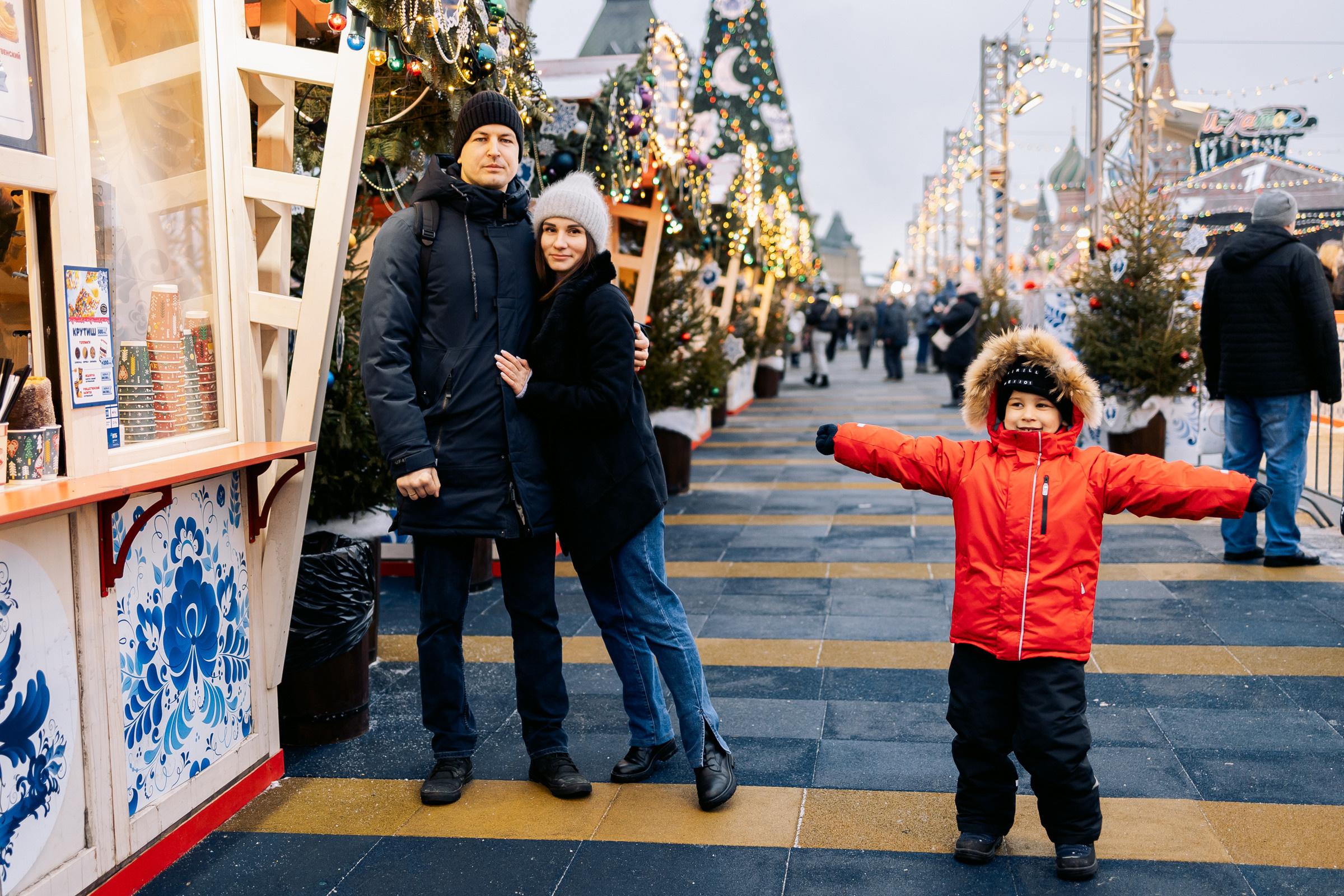 Семейная фотопрогулка у ГУМа. Семейный Фотограф в Москве Евгения Симоненко