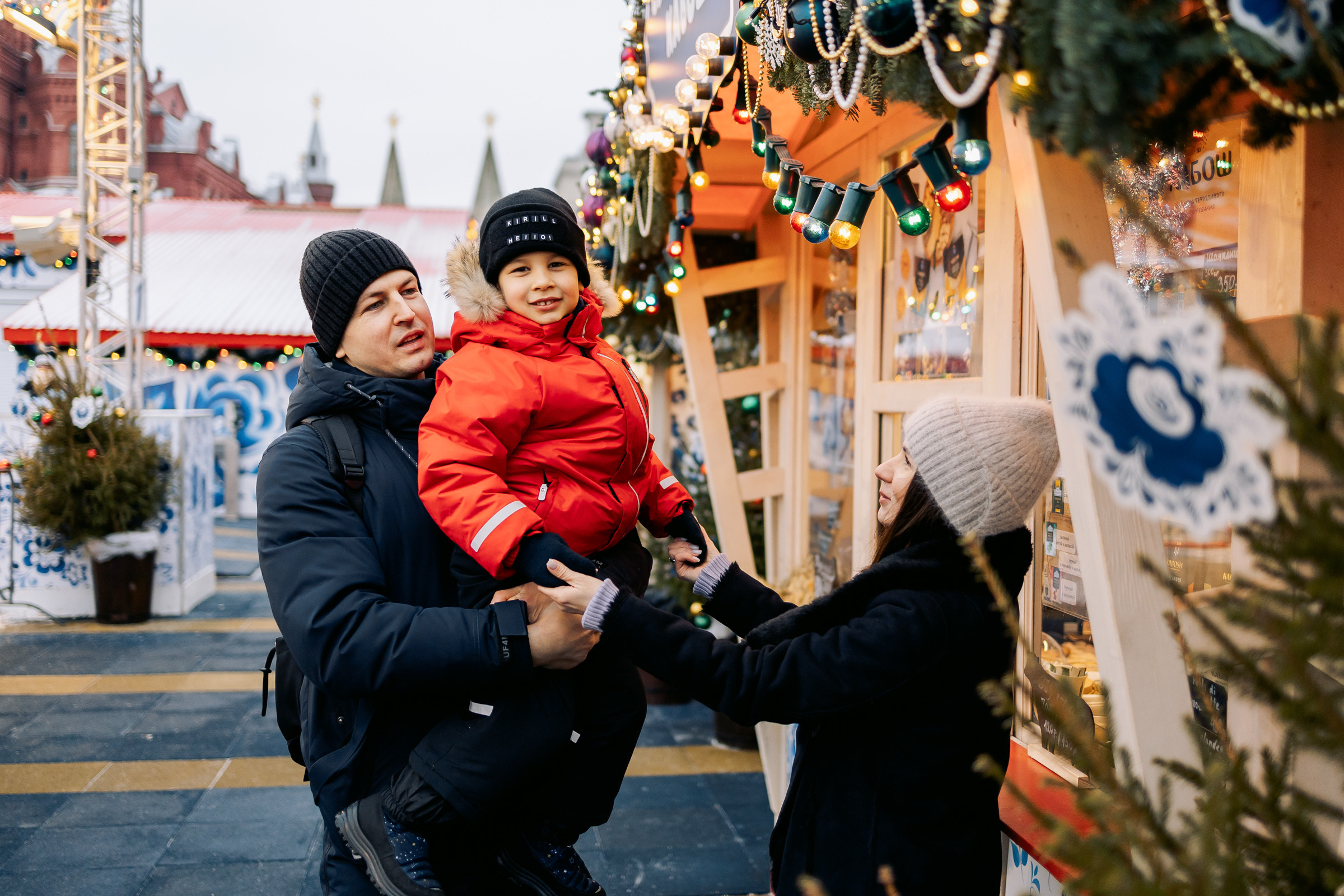Семейная фотопрогулка у ГУМа. Семейный Фотограф в Москве Евгения Симоненко