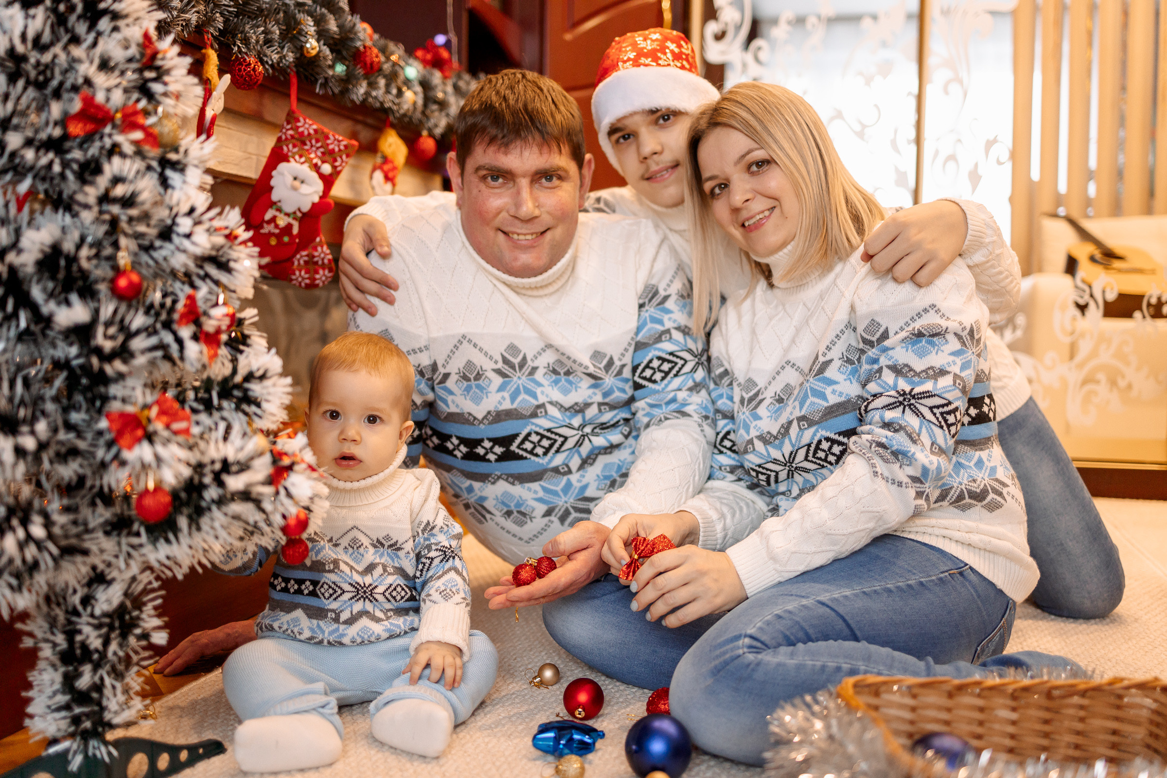 Елена с семьей Новогоднее настроение