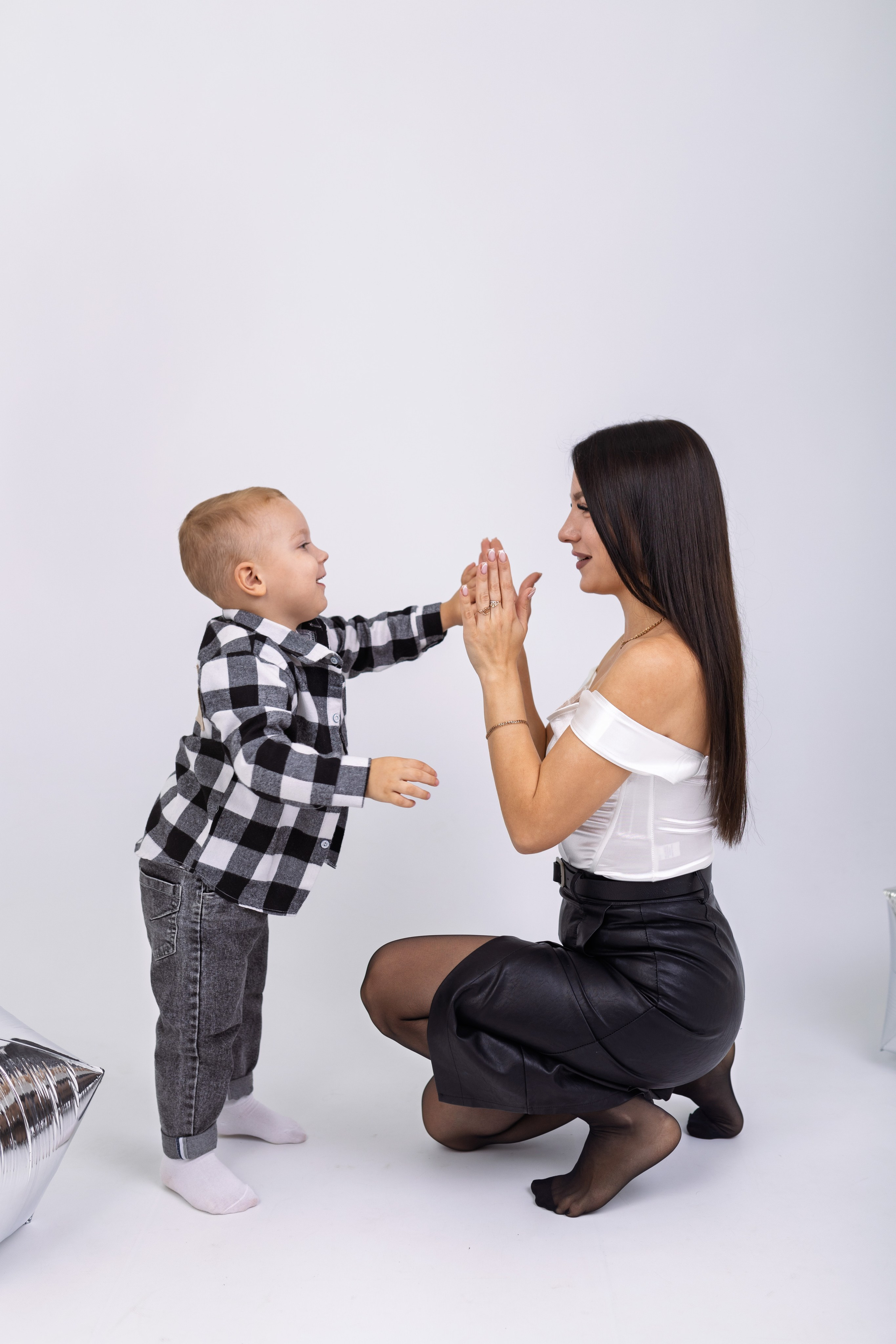 Семейная фотосессия в студии Гуково Ростовская область фотограф Григорий Новиков фотовидео съёмка novikov.foto. Фотограф Гуково Григорий Новиков novikov.foto