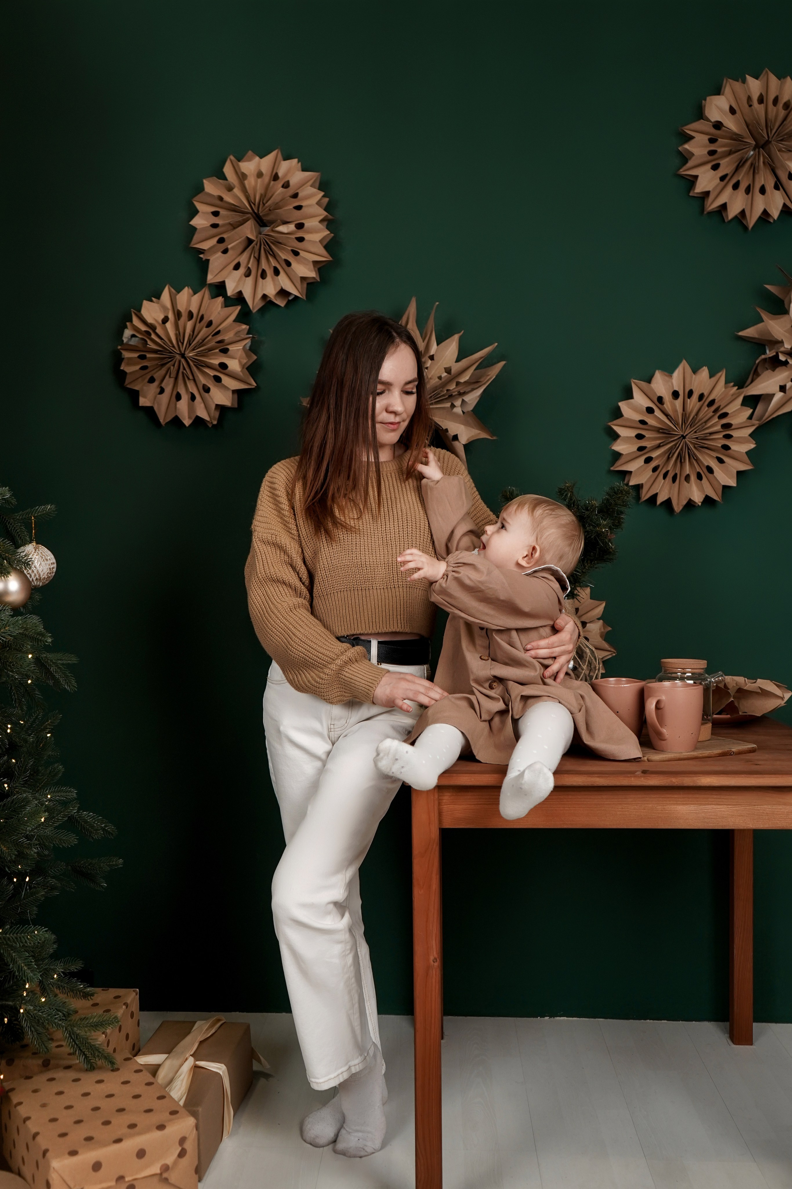 Новогодняя семейная фотосессия в фотостудии Рафинад. Фотограф Ростов-на-Дону и Новочеркасск. Свадебный фотограф в Ростове-на-Дону. Таинство Крещения и Венчания, семейные фотосессии. Алёна Чёботова