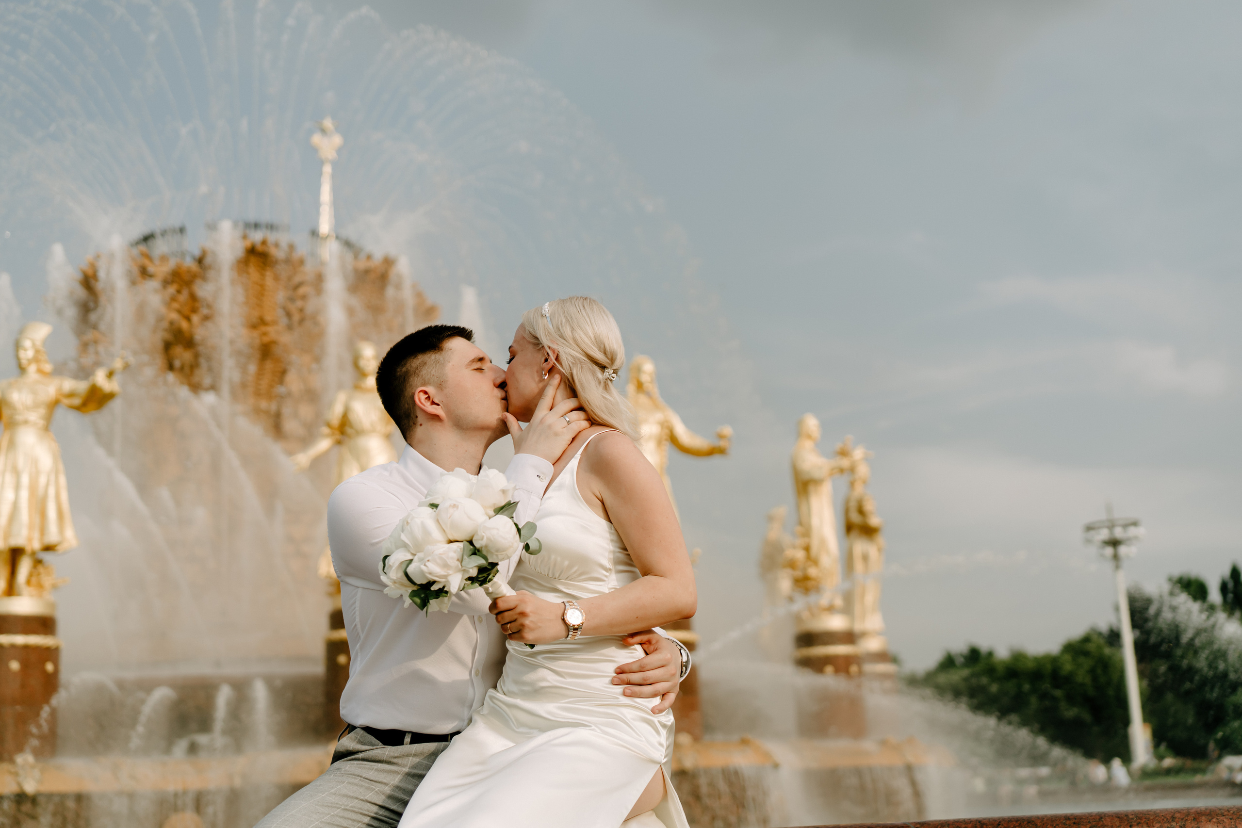 Саша и Ксения. Москва. ВДНХ. Ангелина Корф свадебный и семейный фотограф Коломна, Москва, Санкт-Пет