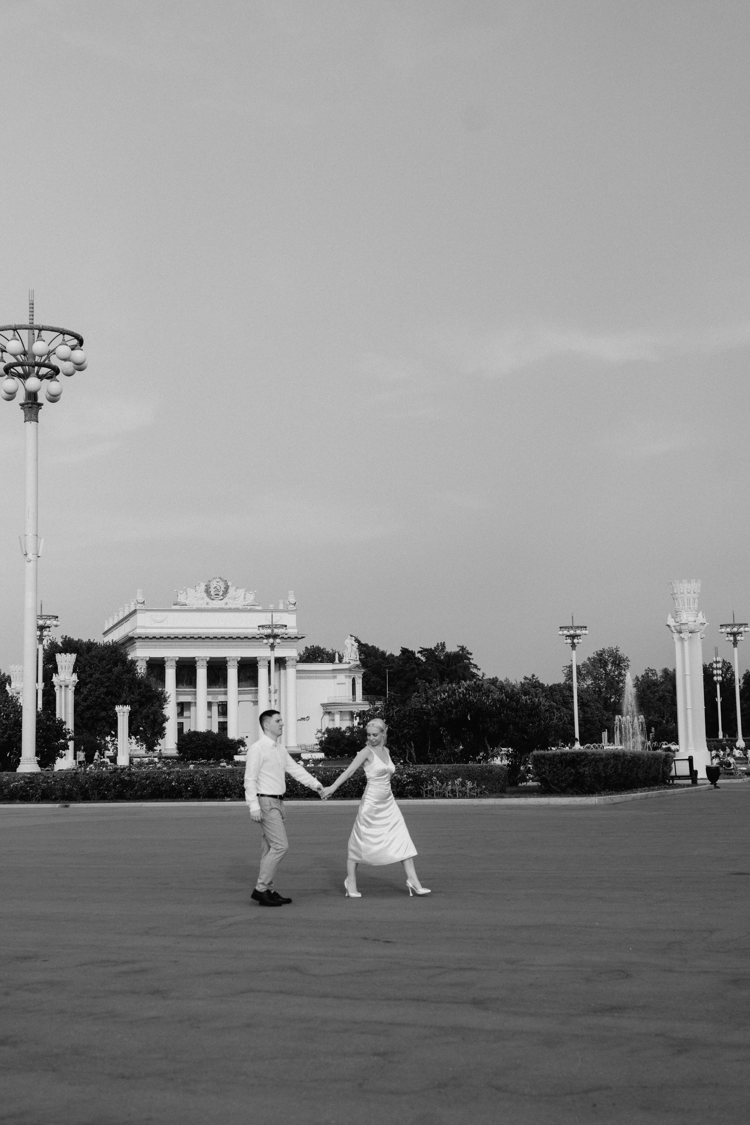 Саша и Ксения. Москва. ВДНХ. Ангелина Корф свадебный и семейный фотограф Коломна, Москва, Санкт-Пет