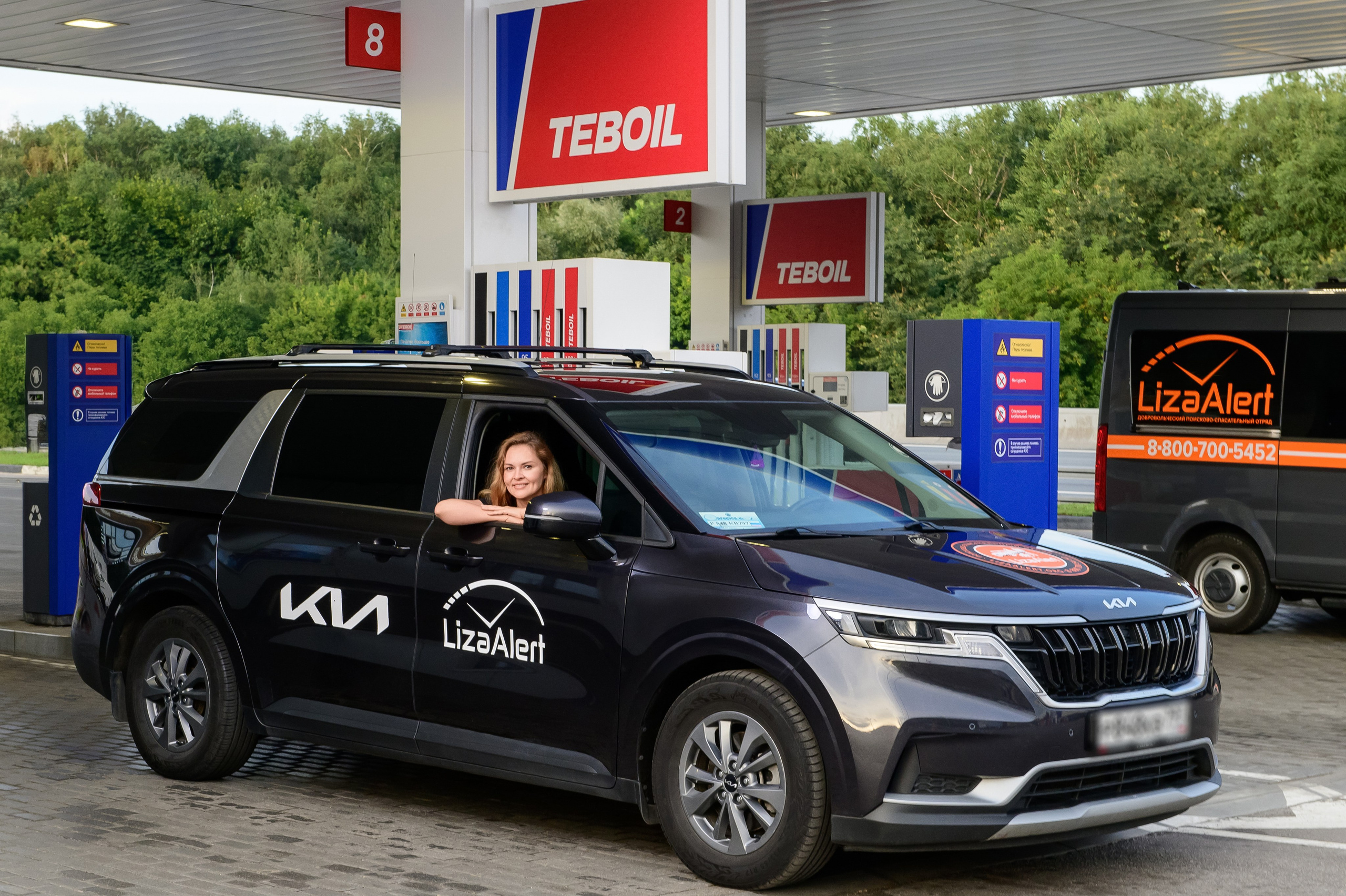 Имиджевая съемка автомобиля на АЗС — рекламный контент для партнерского проекта и публикаций в медиа