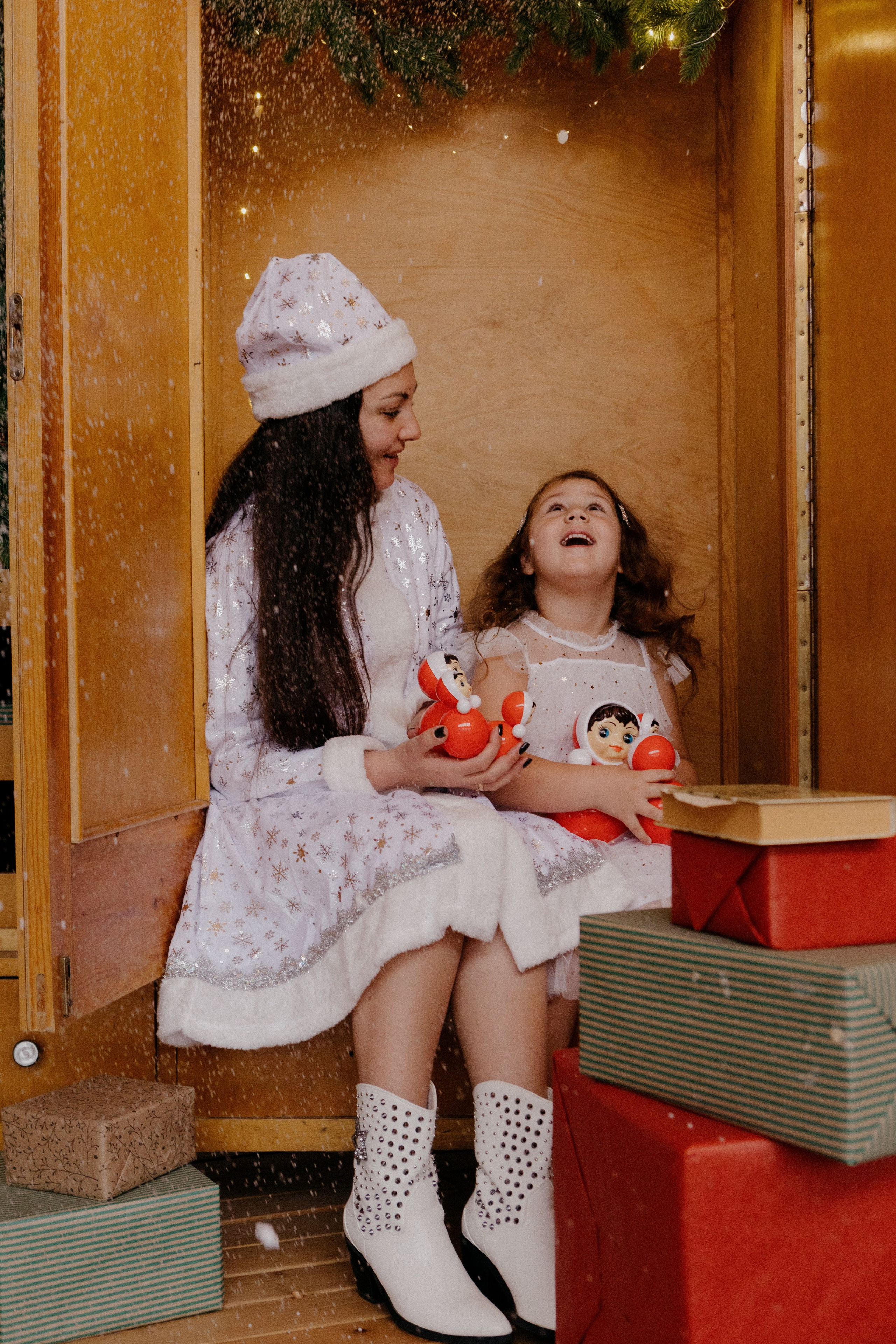 костюмированная фотосессия мамы и дочки на Новый Год
