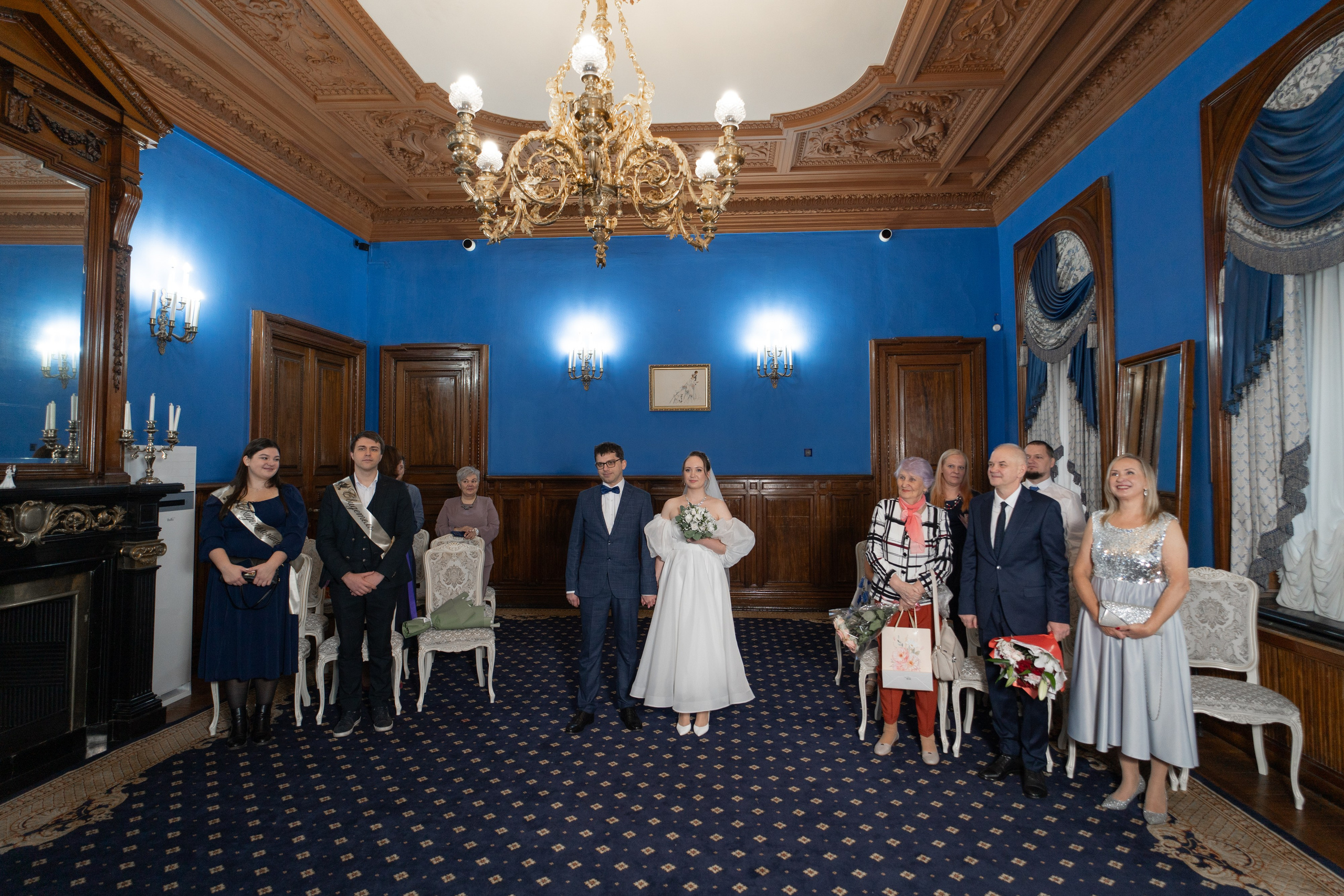 Свадебная фотосессия во Дворце № 1 на Английской набережной. Свадебный фотограф Александр Невский в Санкт-Петербурге