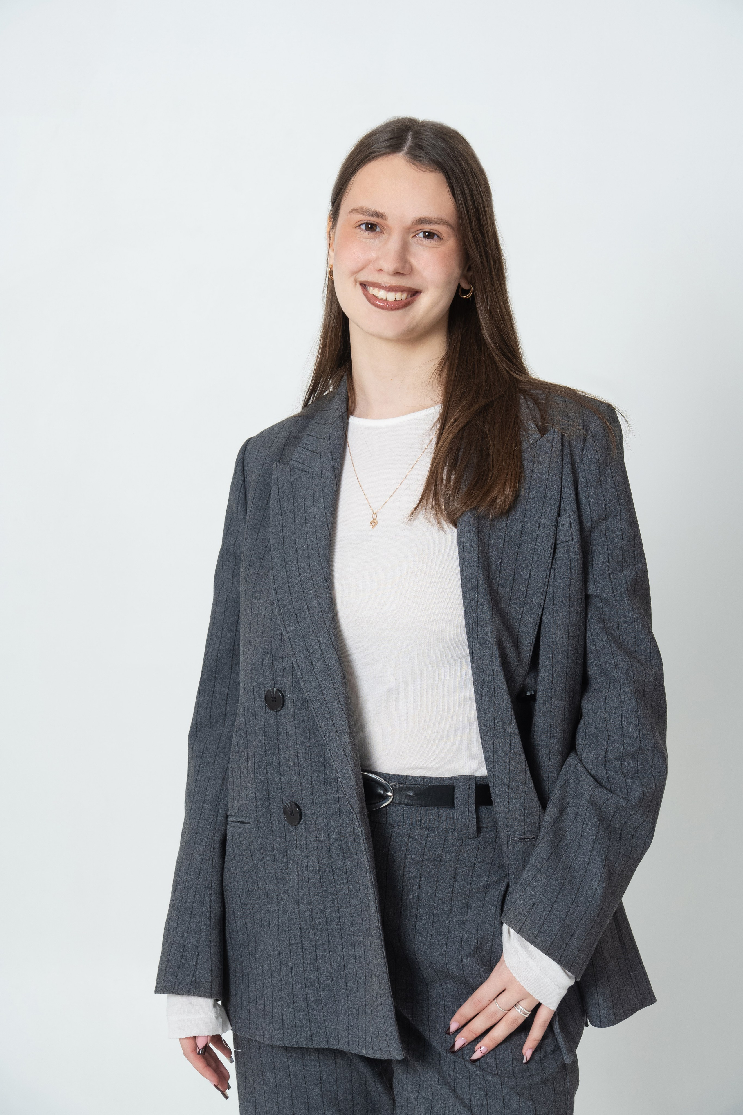 Корпоративная, деловая фотосессия компании. Занимаюсь профессиональной фотографией и живу рядом с Байкалом. Работаю в разных жанрах