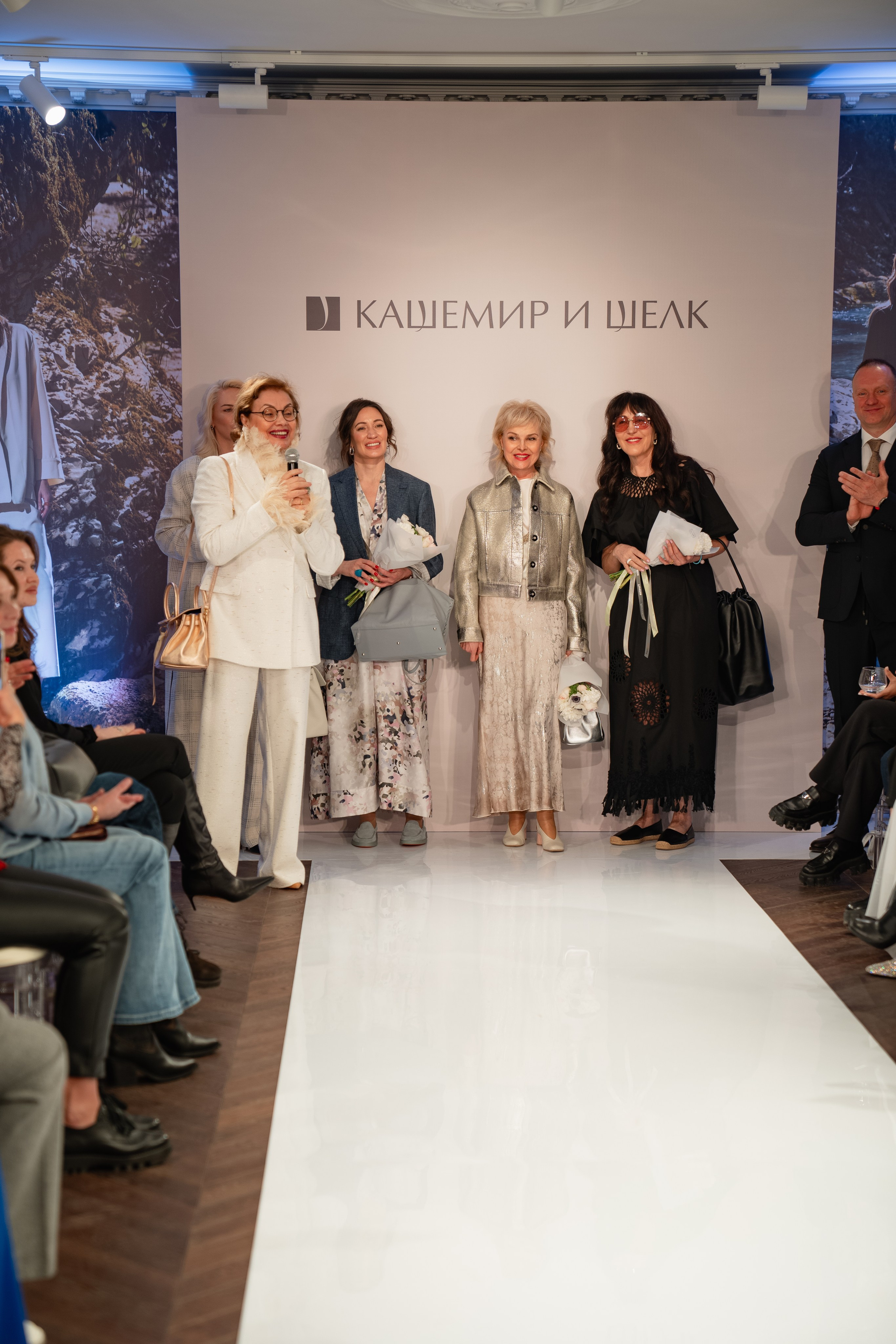 Модельный показ. Занимаюсь профессиональной фотографией и живу рядом с Байкалом. Работаю в разных жанрах