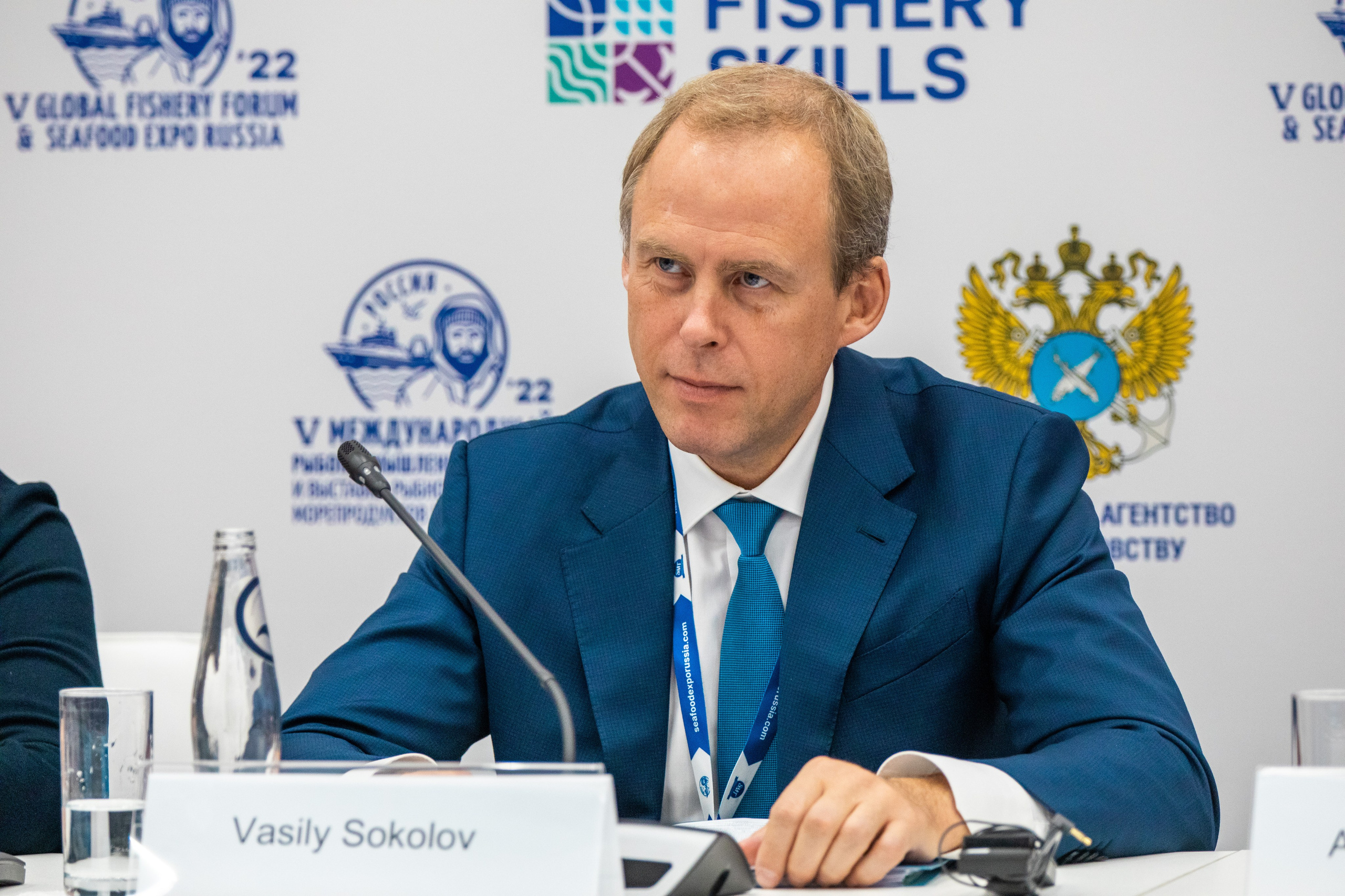 Василий Соколов, Заместитель Руководителя Федерального агентства по рыболовству, выступает на Рыбопромышленном форуме в Санкт-Петербурге. Портрет на конференции.