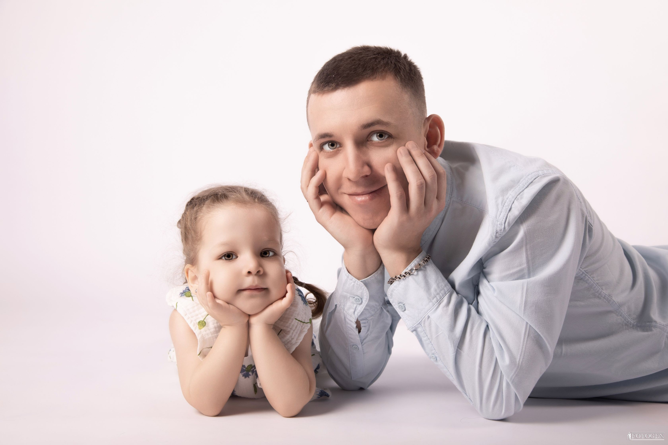 Семейная фотосессия: мама, папа и малыш | Портфолио Fotogen. Интерьерная фотостудия FOTOGEN г. Краснодар