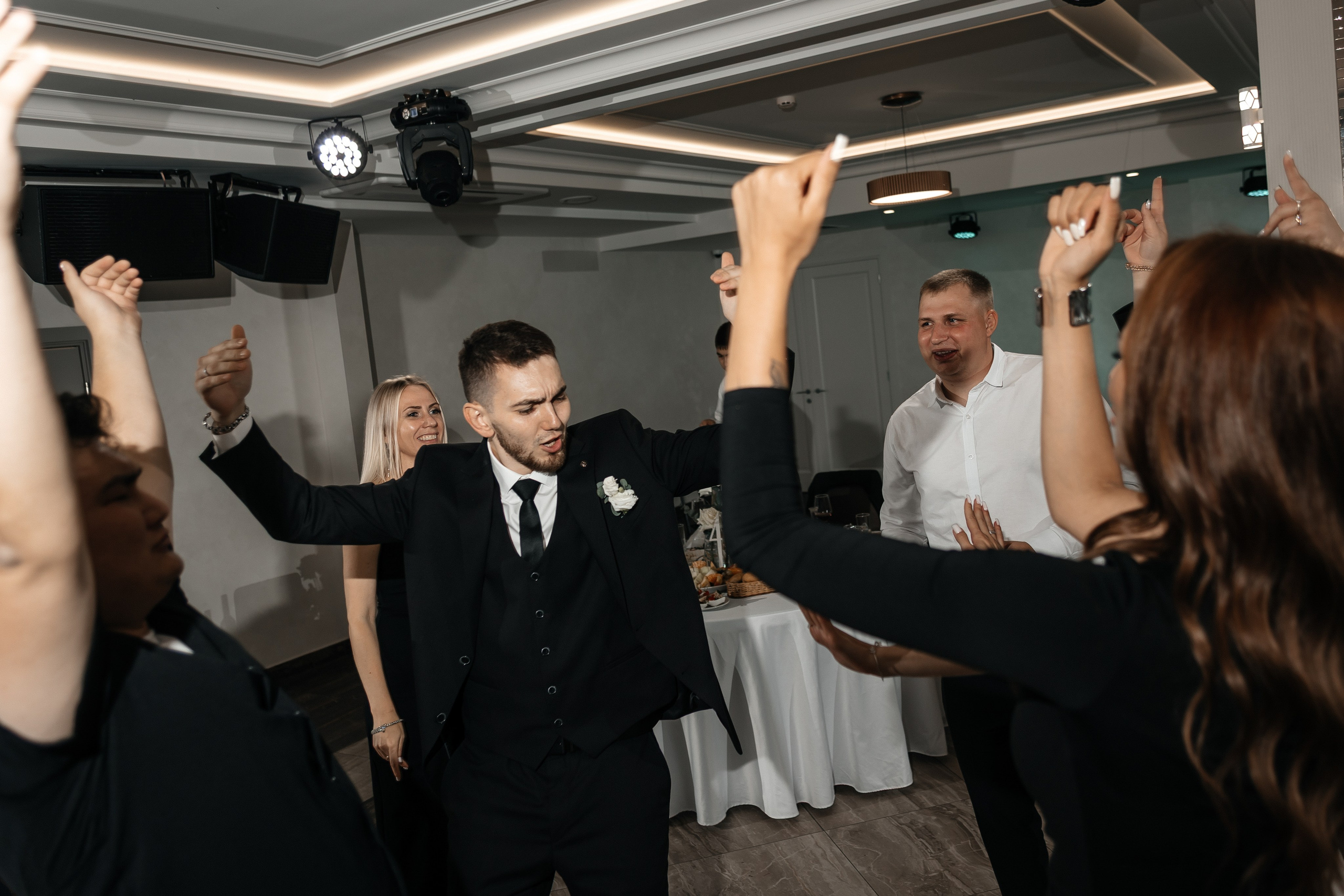 Даниил & Кристина | 20.08.25. Свадебный и семейный фотограф в Омске Евгения Хакимова