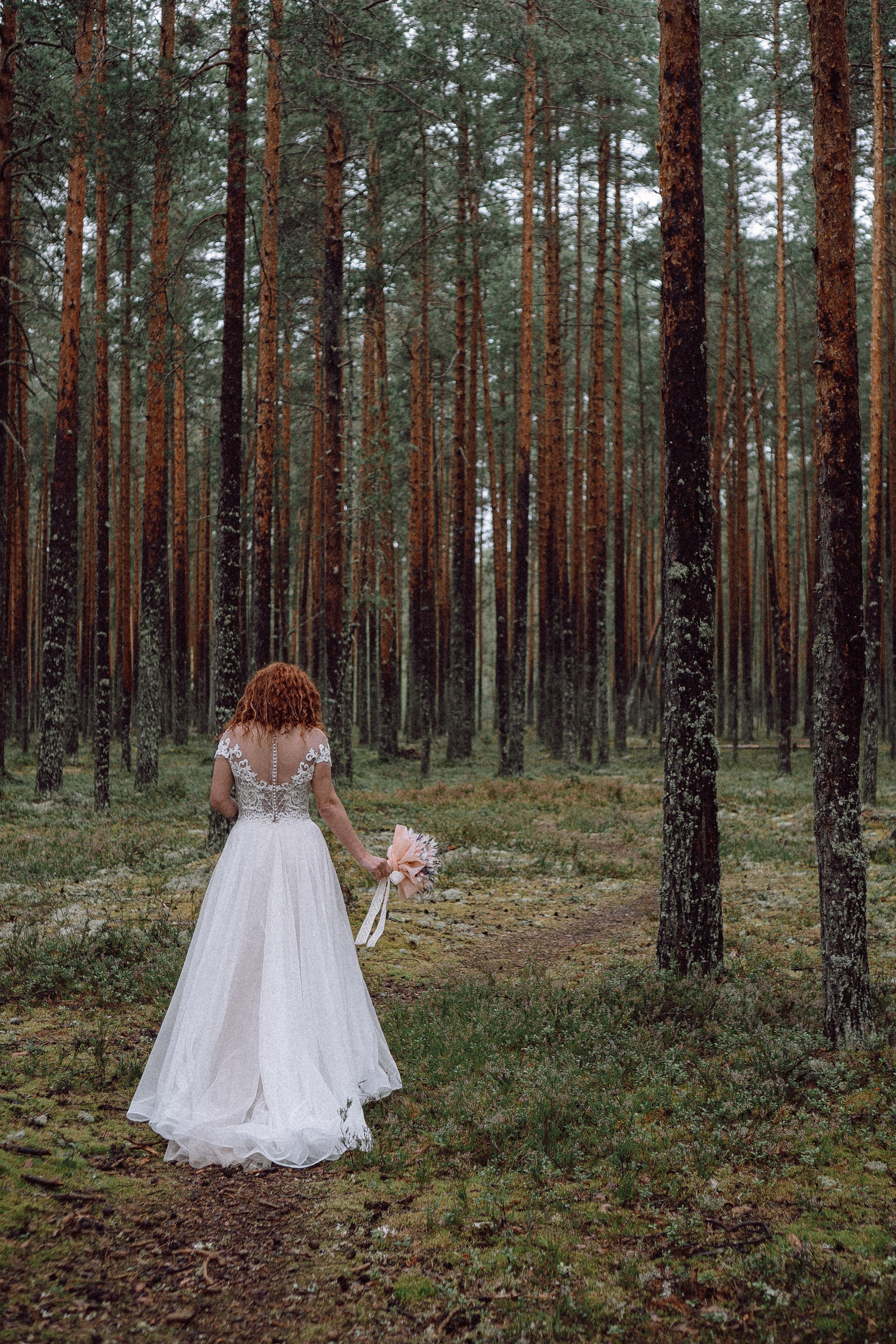 СВАДЕБНАЯ ФОТОСЕССИИЯ ПАРЫ В ГОРОДЕ ПРИОЗЕРСК В СОСНОВОМ ЛЕСУ И С ПИКАПОМ. Профессиональный фотограф, Санкт-Петербург — Виктория Богомолова