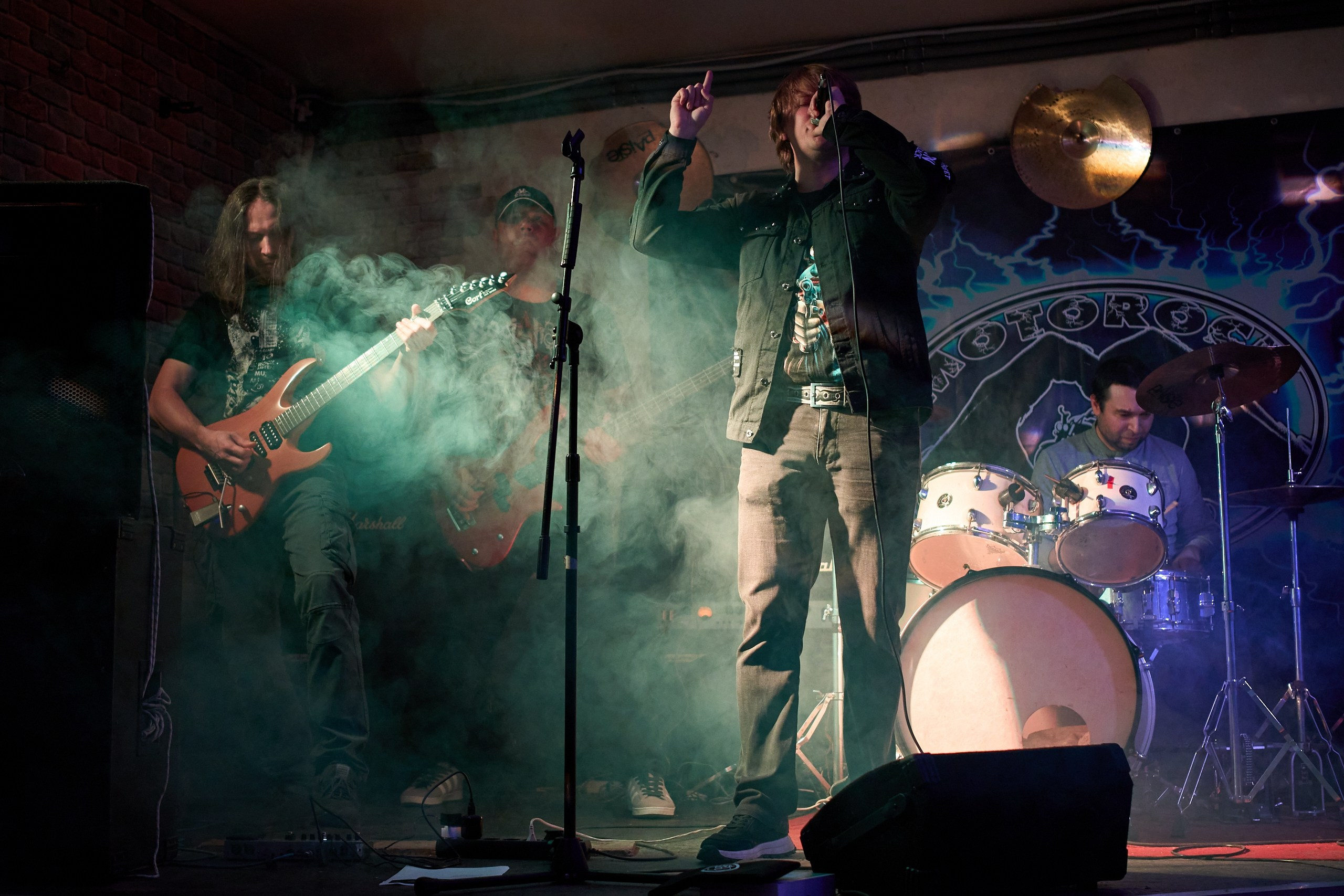 Концерт Фаворит/Омут/Альвхейм в Мичуринске (18.10.2025). Фотографирует красивое Денис Горностаев