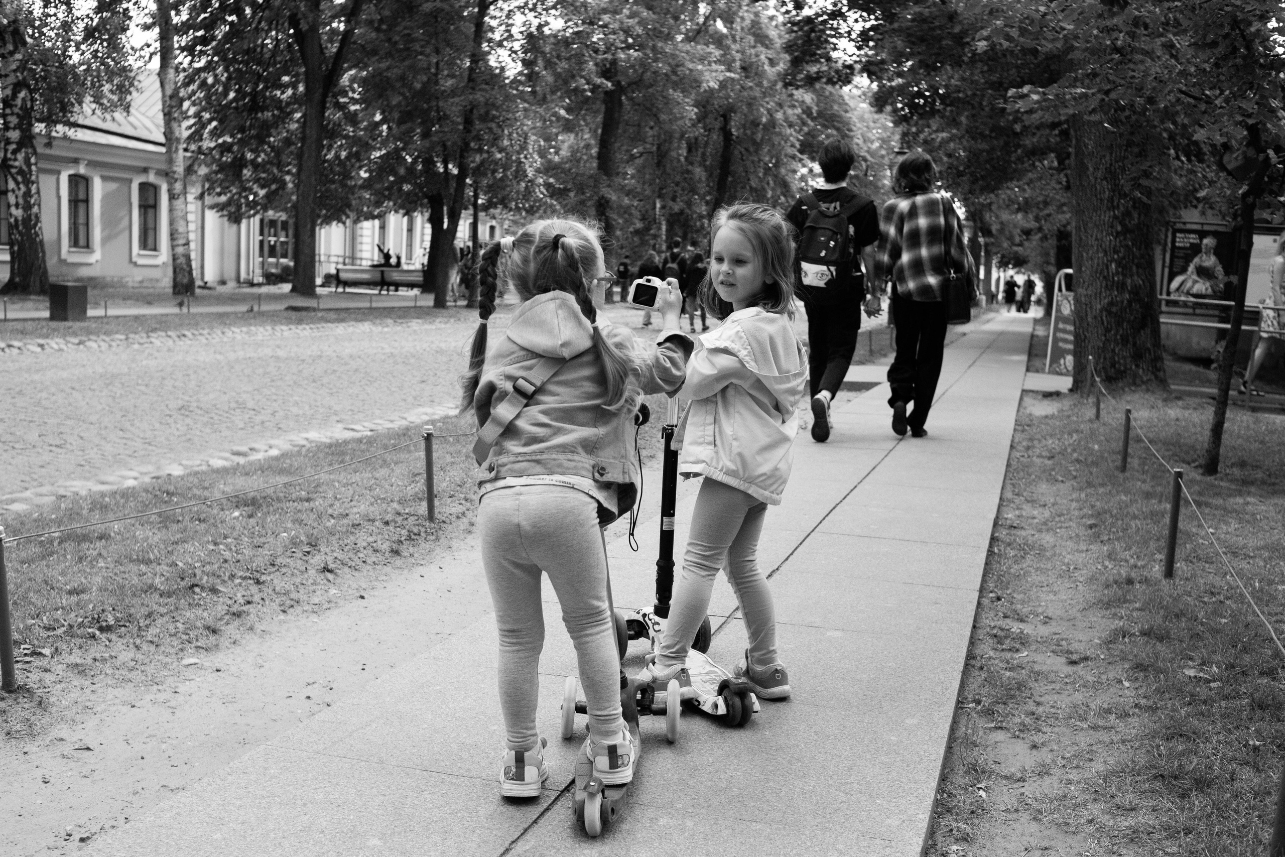 Алиса и Кристина. Детский и семейный фотограф в Челябинске Логинова Валерия