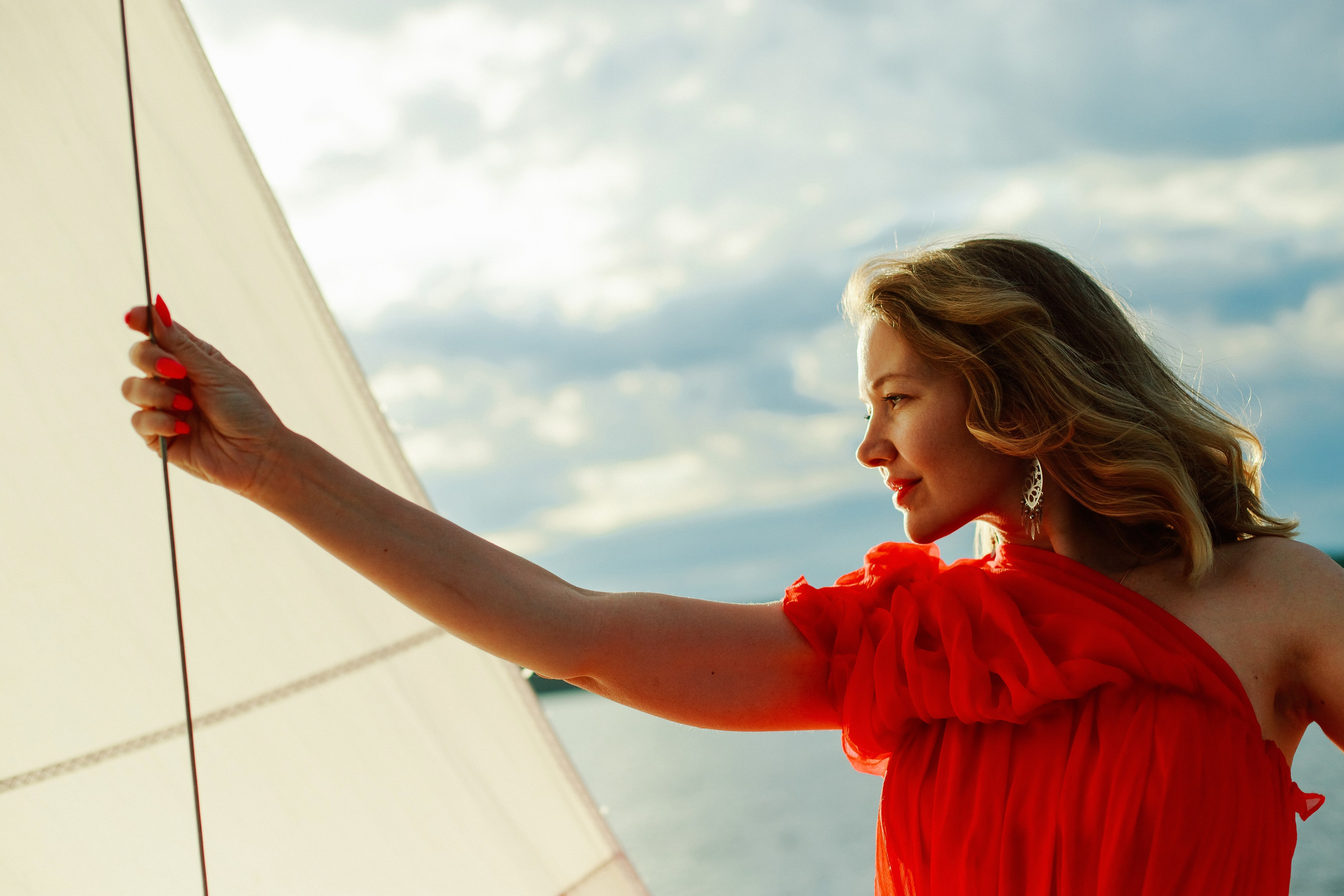 Фотосессия на яхте. Контентный фотограф в Перми Натали Кытманова