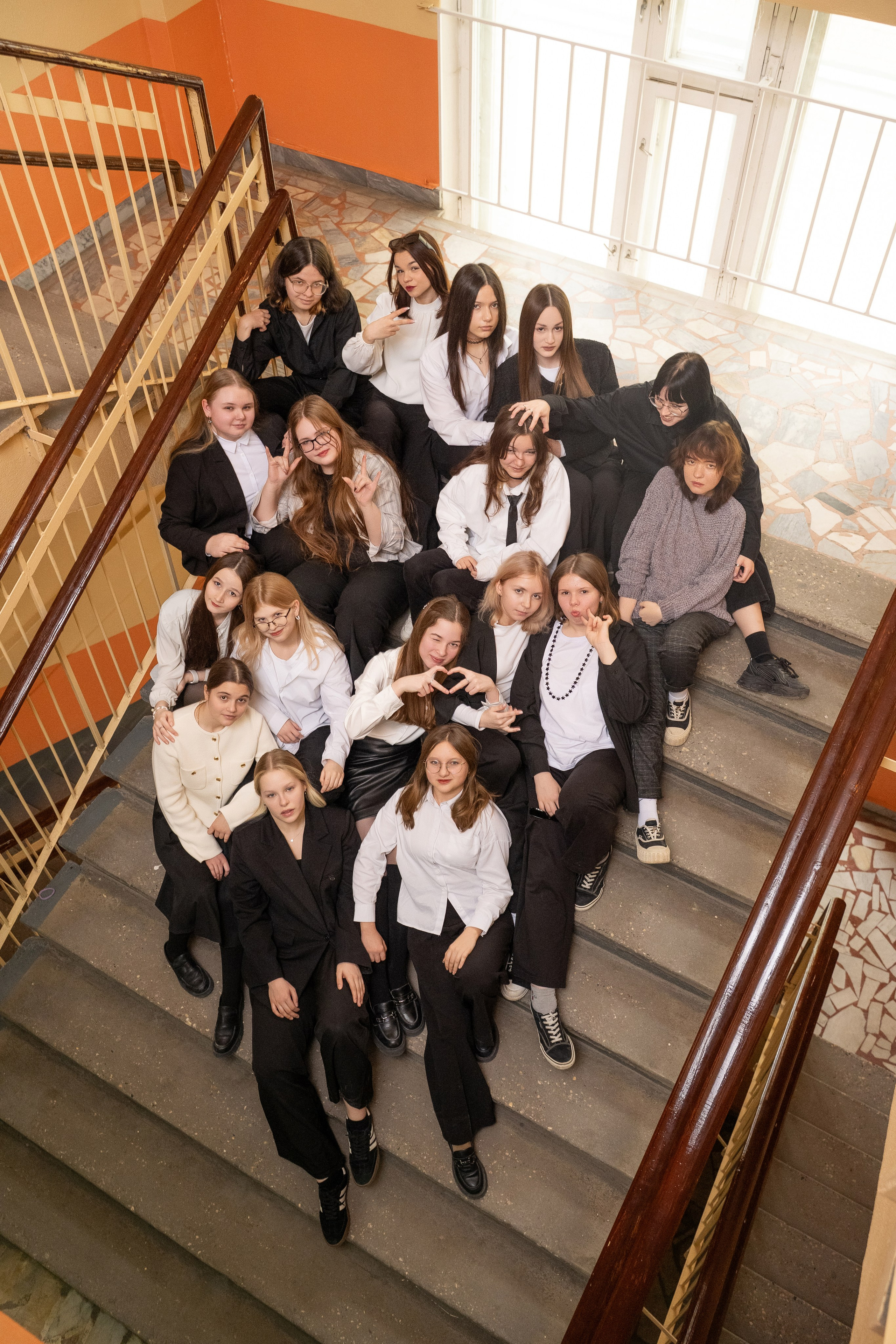 ВЫПУСКНИКИ 9 КЛАСС. МАРГАРИТА КУДРЯШОВА СВАДЕБНЫЙ И СЕМЕЙНЫЙ ФОТОГРАФ ТВЕРЬ МОСКВА