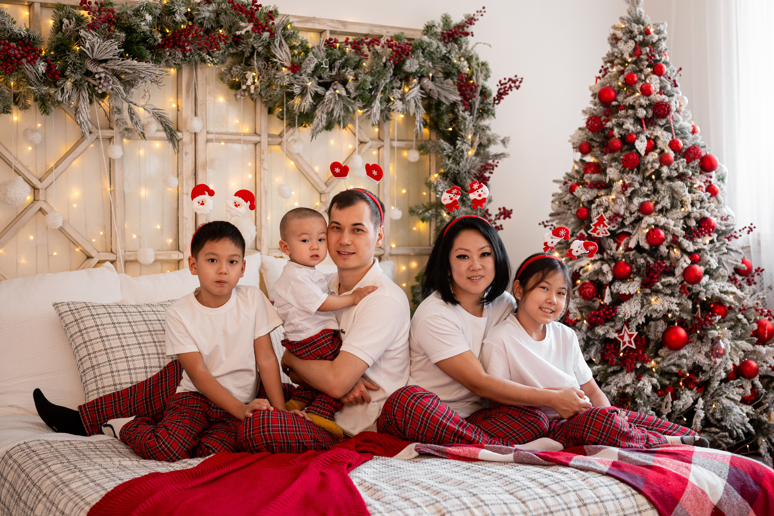 Новогодняя фотосессия в студии. Семейный фотограф Алёна Шаталова