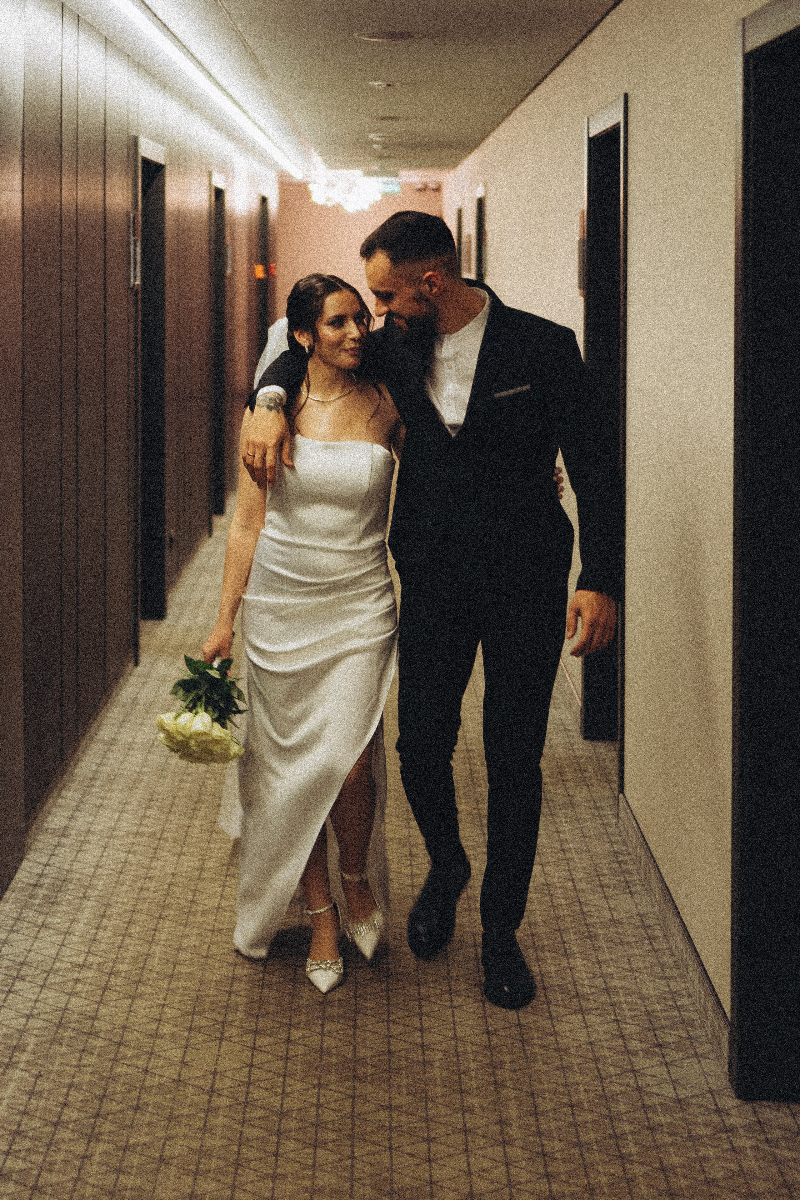 СВАДЕБНАЯ СЬЕМКА СБОРОВ ЖЕНИХА И НЕВЕСТЫ В ОТЕЛЕ И ТАКЖЕ ФОТОСЕССИИЯ В ОТЕЛЕЕ МЕГАПОЛИС БРЯНСК. Профессиональный фотограф, Санкт-Петербург — Виктория Богомолова