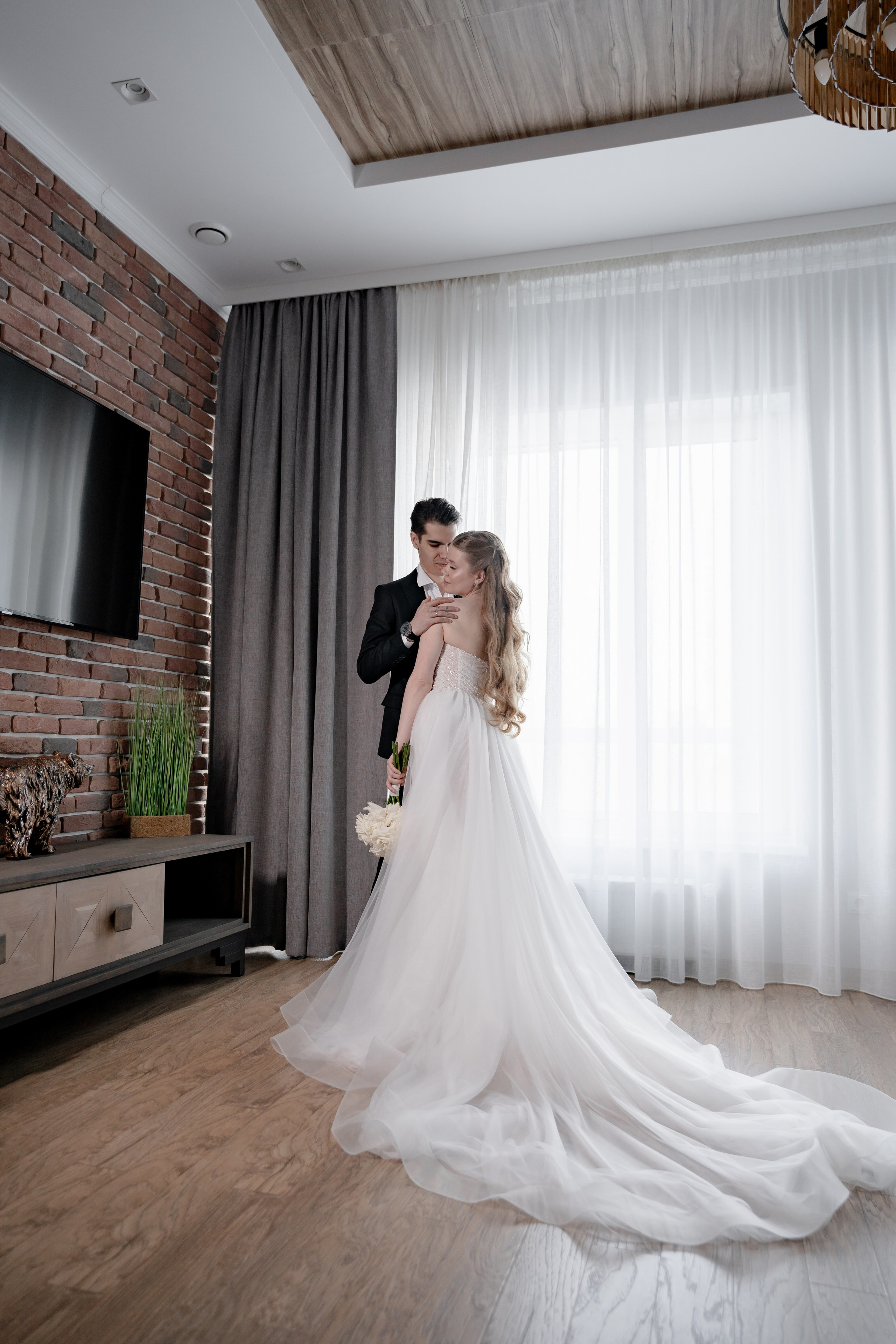 СВАДЕБНАЯ СЬЕМКА СБОРОВ В ОТЕЛЕ И ВЫЕЗД НА ЦЕРЕМОНИЮ (СНЯТО В СИБИРЕ В НИЖНЕВАРТОВСКЕ)М. Профессиональный фотограф, Санкт-Петербург — Виктория Богомолова